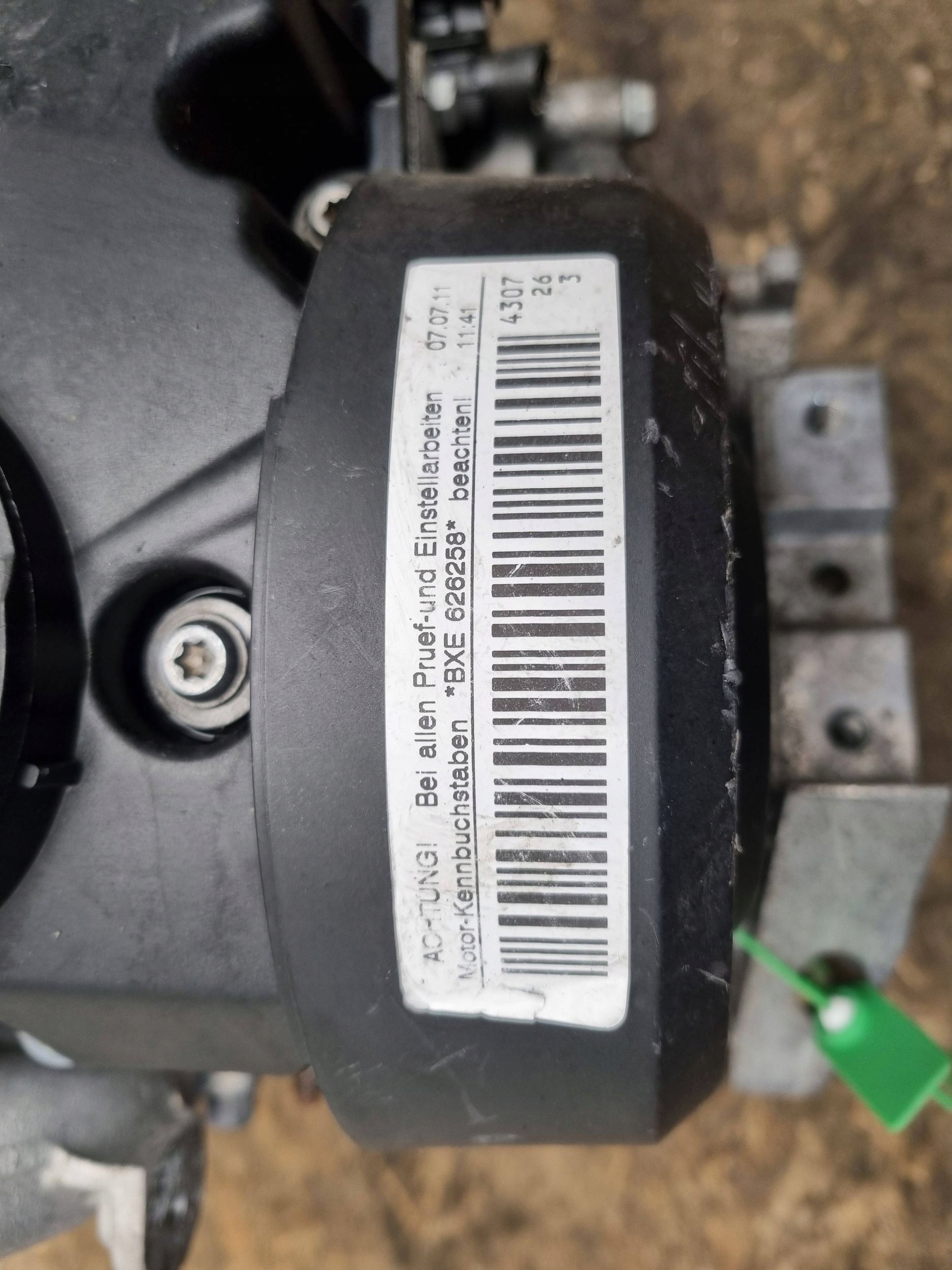 engine BXE SEAT LEON II GOLF V OCTAVIA II TOURAN and A3 8P 1.9TDI unprotected pillar