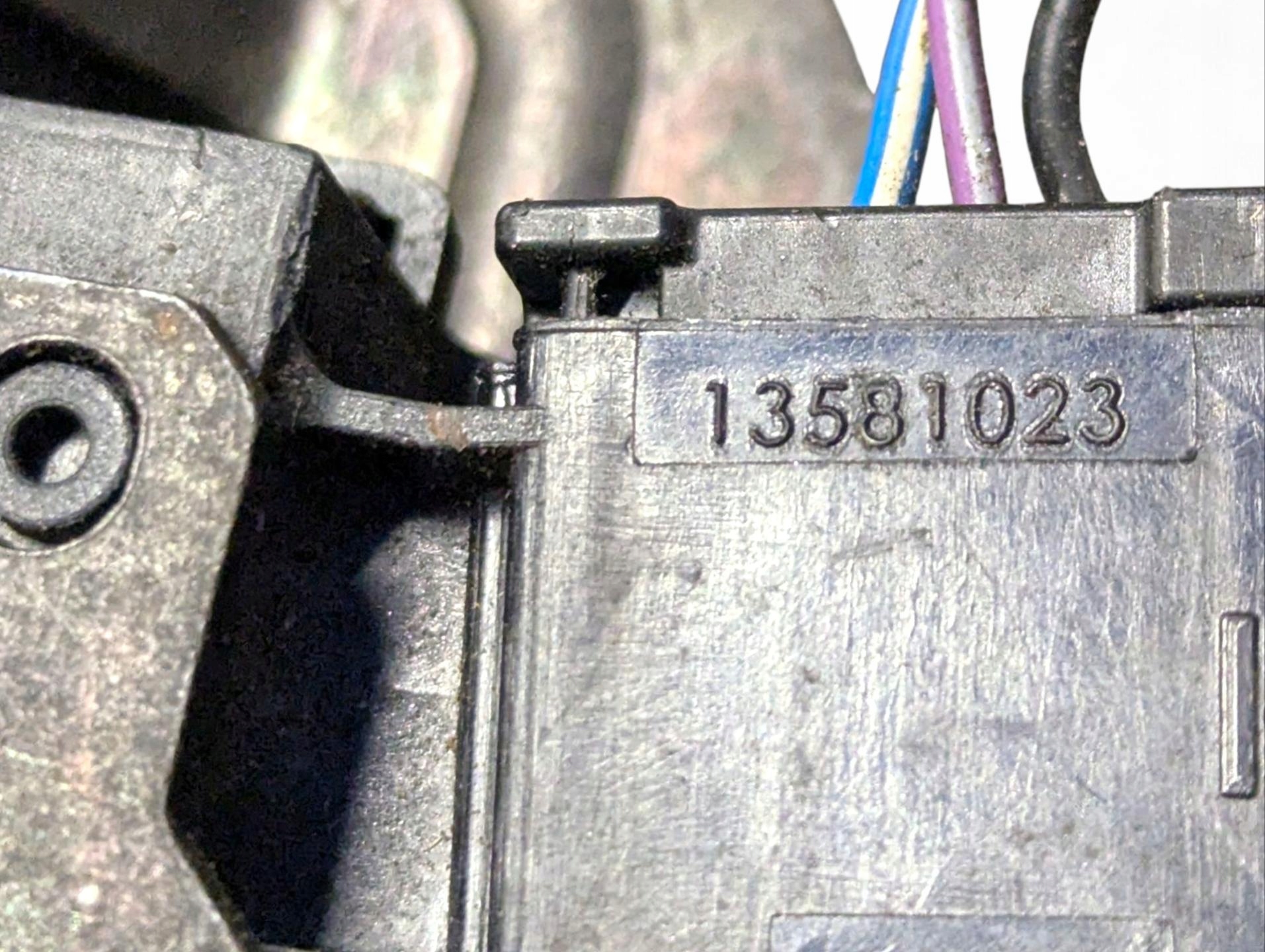 lock bonnet boot Opel Astra J 2011 13581023