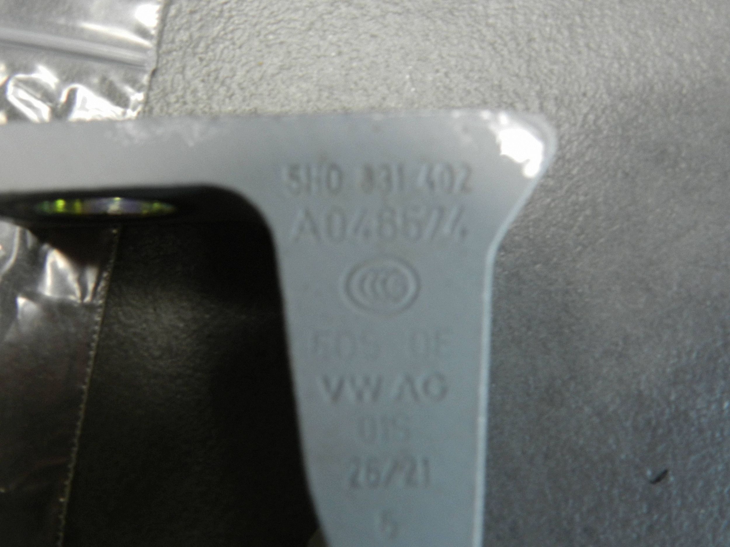 Volkswagen Golf VIII hinges door left front lower 5H0831402 N58582