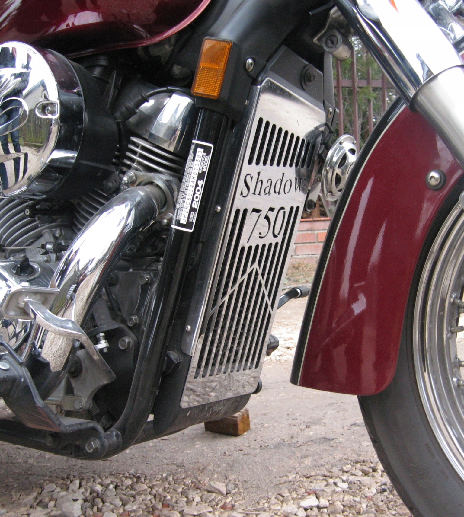 OSŁONA CHŁODNICY HONDA VT750 C4 CHROMOWANA