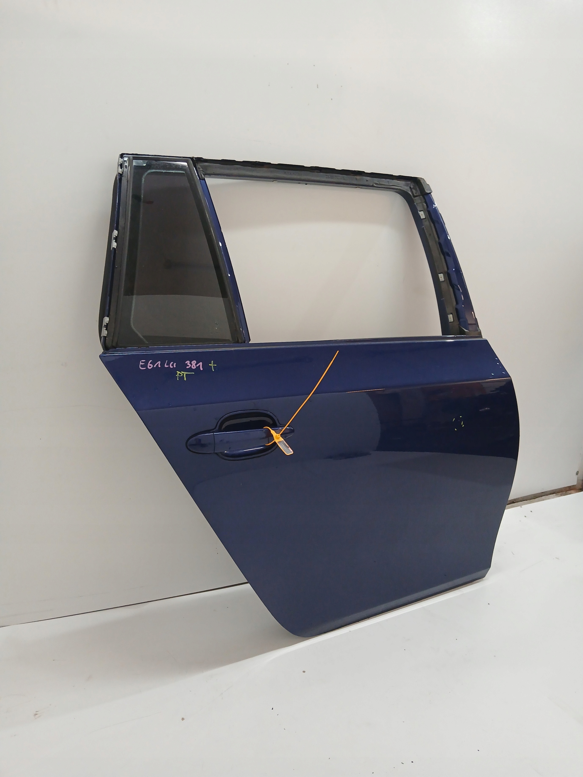 door right rear. BMW E61 381 LE MANS BLAU