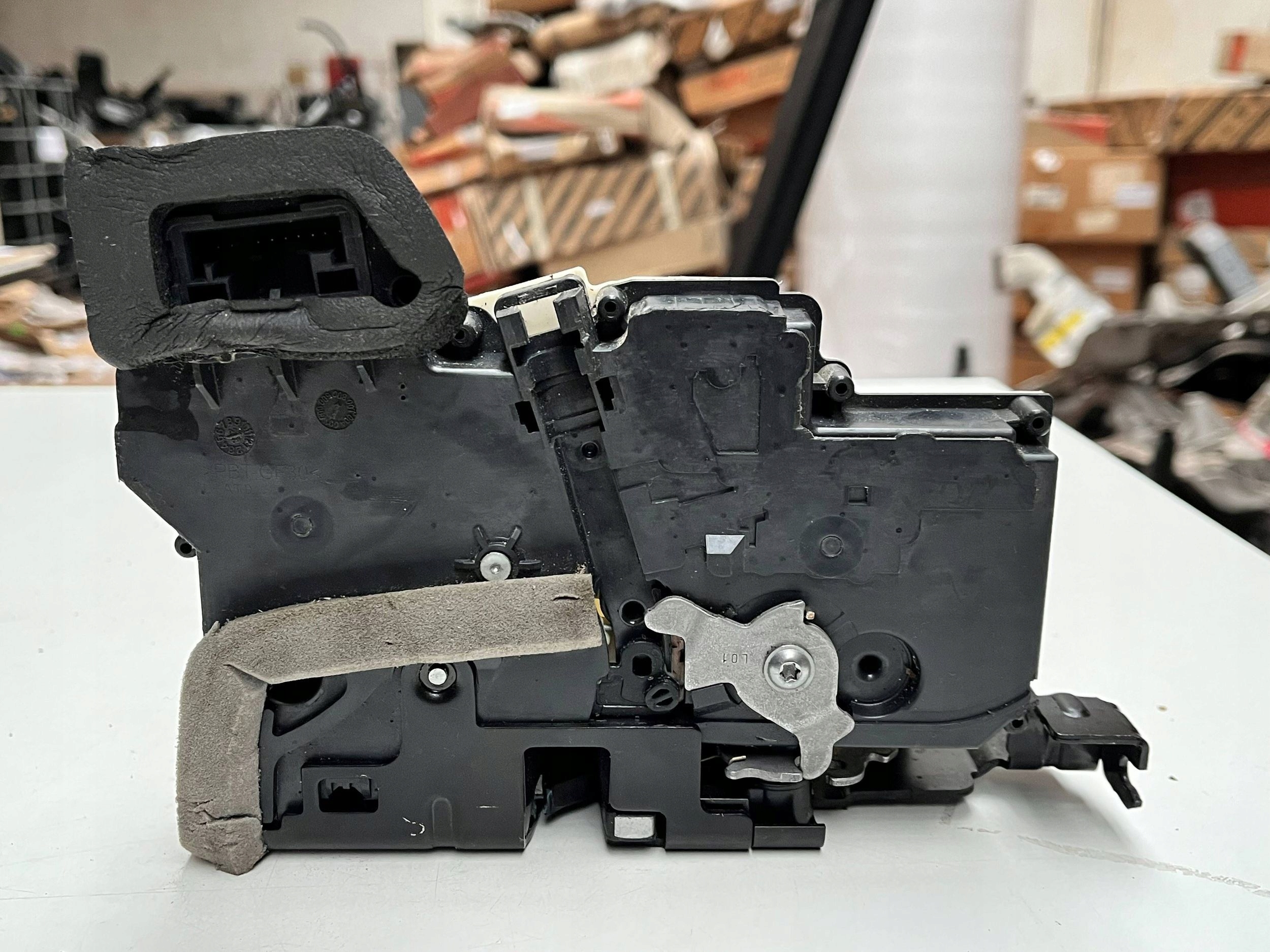AUDI A6 C8 schloß tür links heck 4K0839015R !J