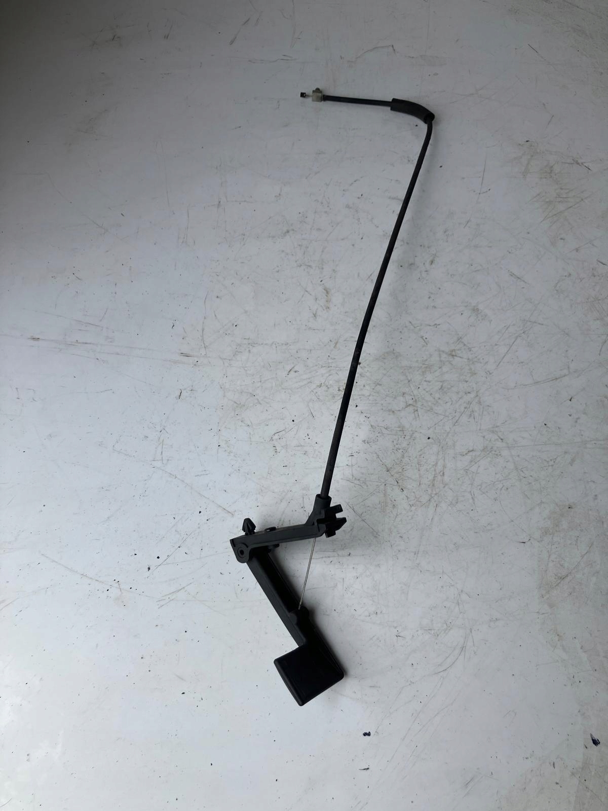Câble Levier pour l’ouverture du capot PEUGEOT 508 LIFT