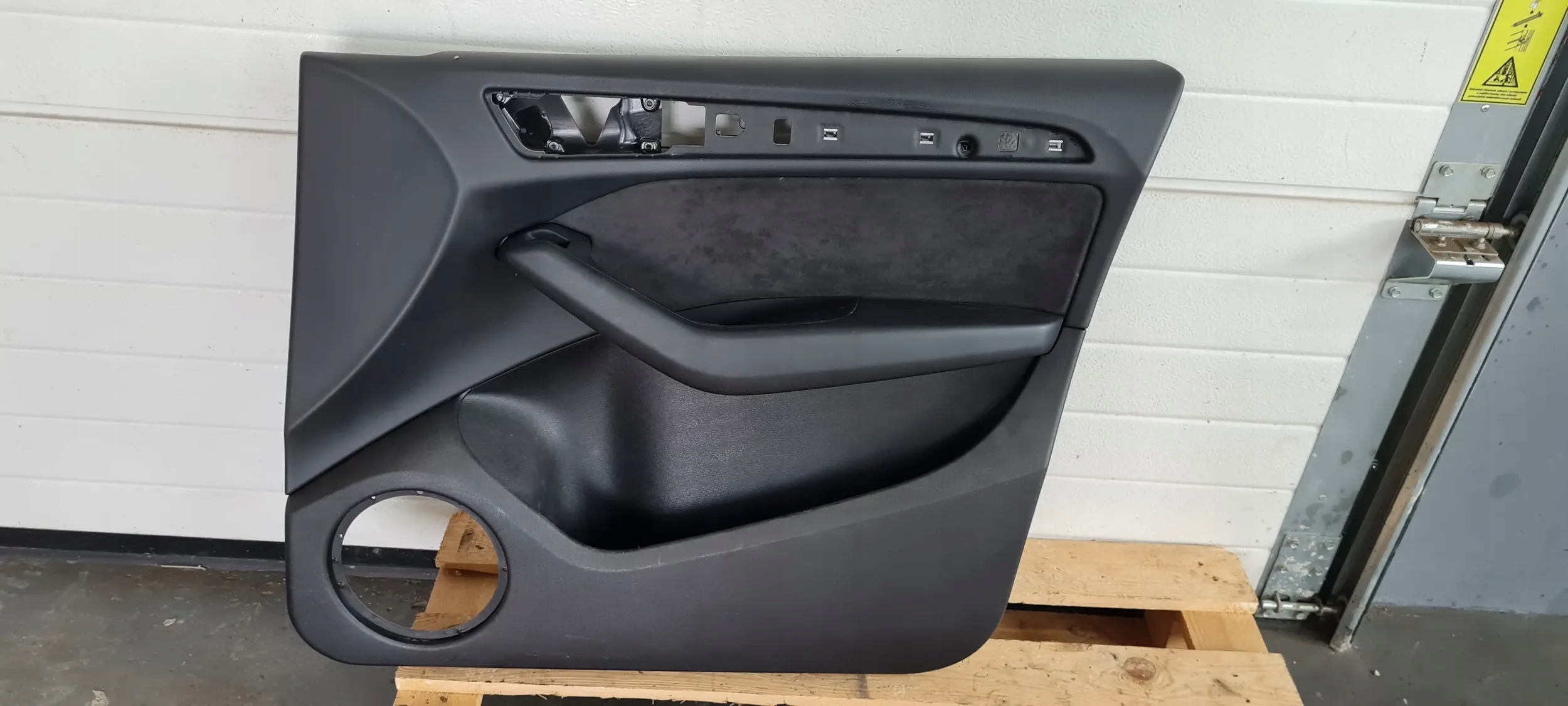 SQ5 8R Q5 side right front front ALCANTARA