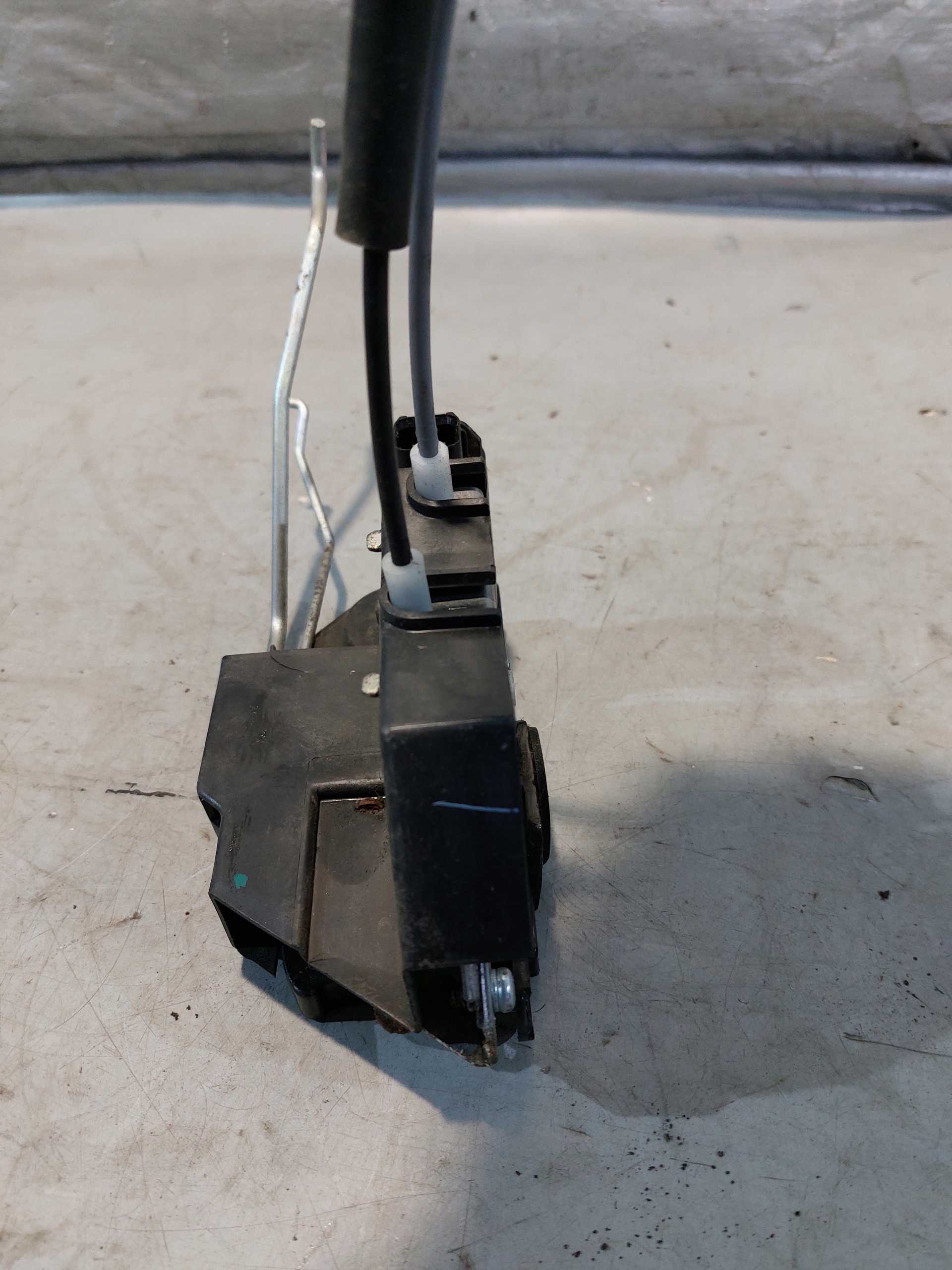 lock door right front 5PIN HYUNDAI I10 and