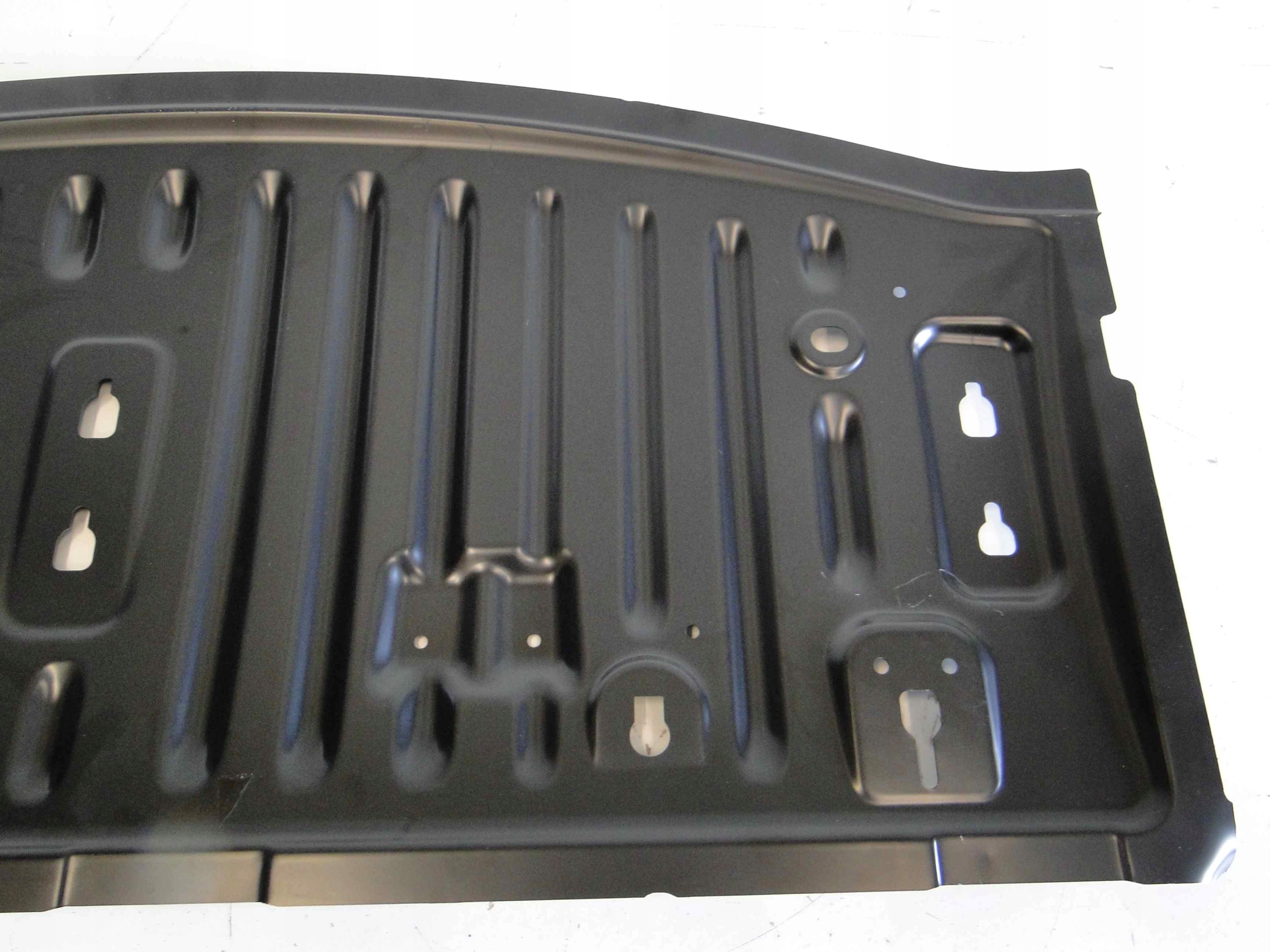 MERCEDES CLS 257 PODLOGA BAGAZNIKA TYLNA Installation side rear