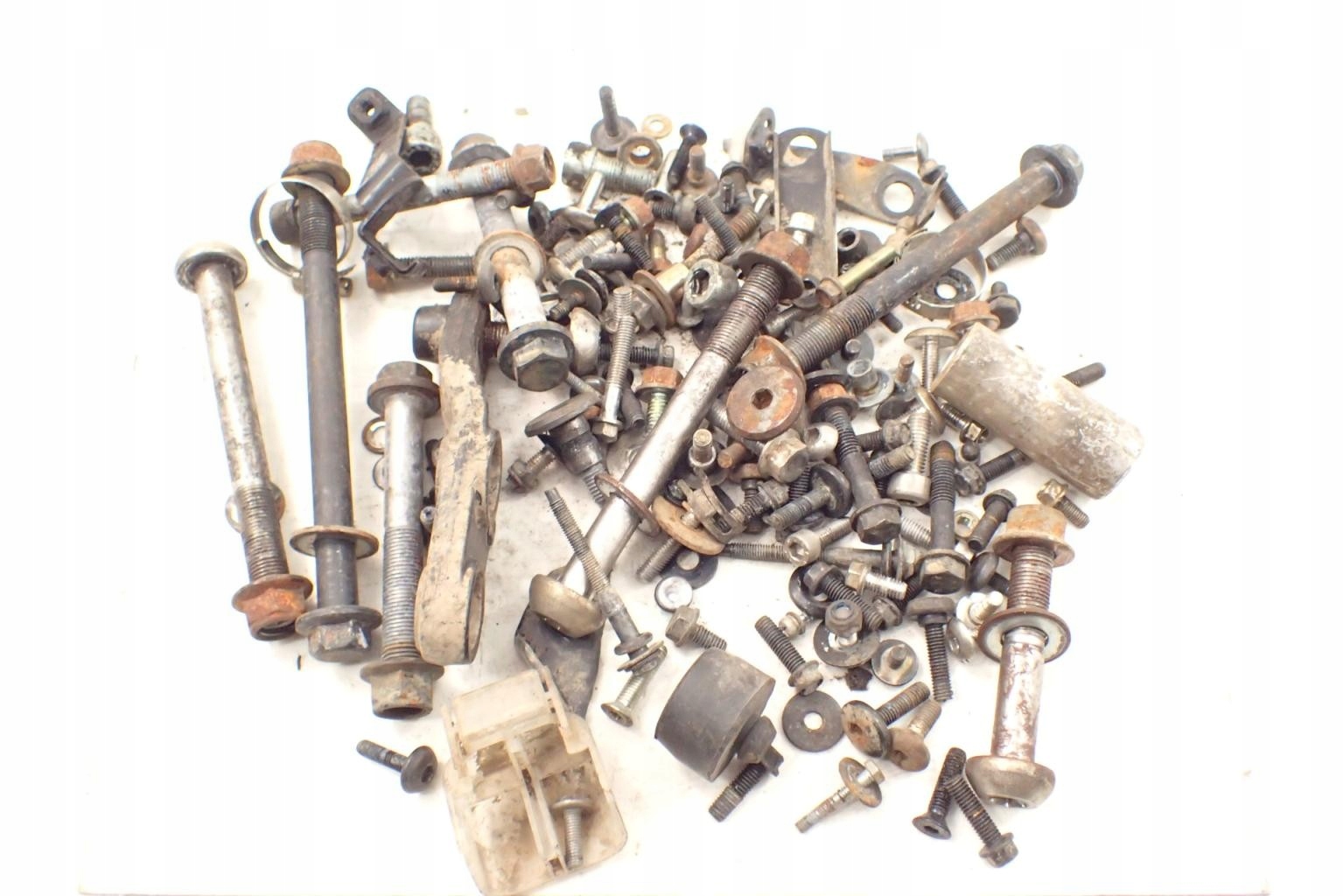 Triumph Tiger 1050 06-12 Śruby z demontażu