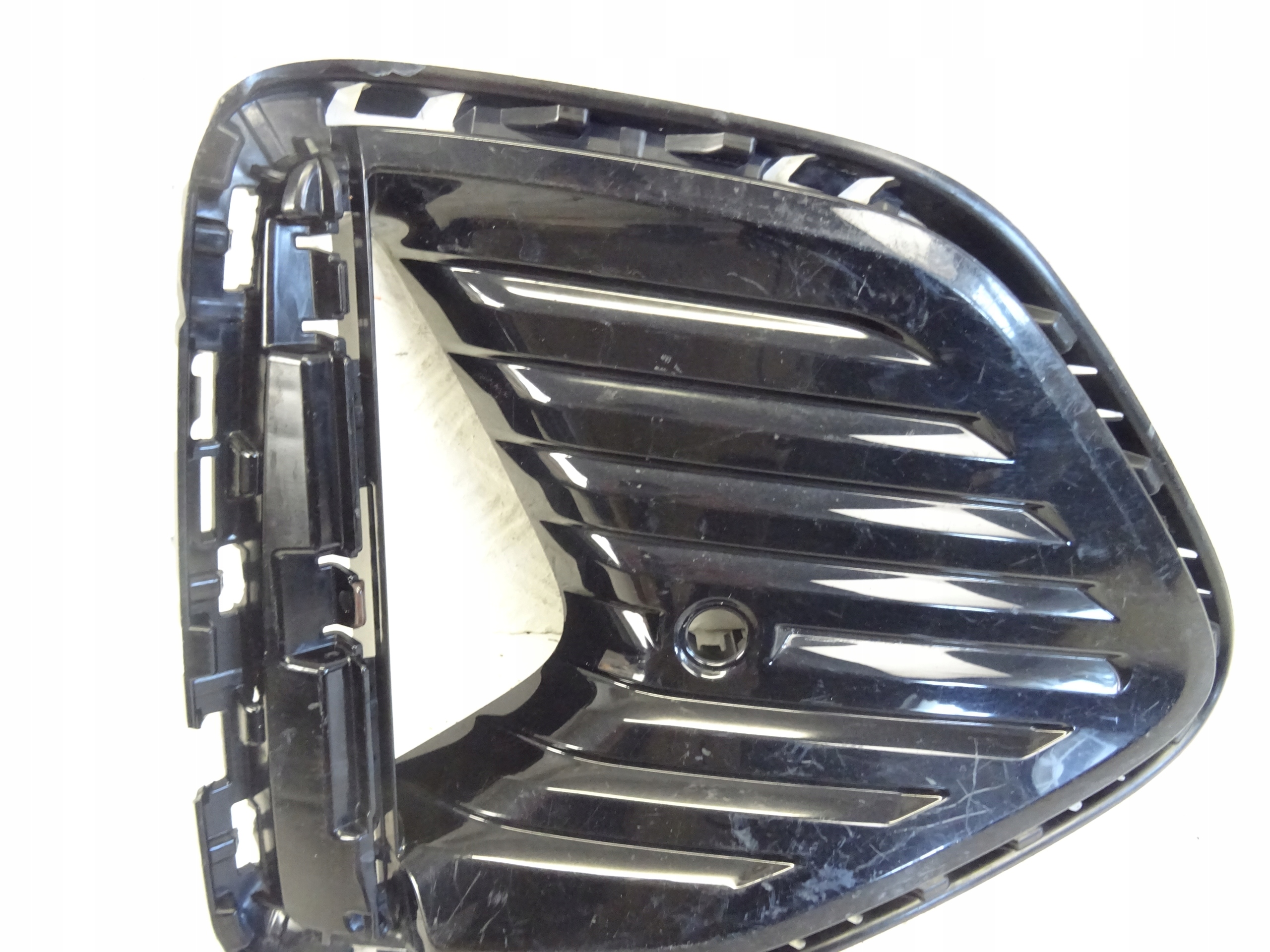 grid of a bumper front front right AUDI Q8 E-TRON LIFT S-LINE 4KE121736E