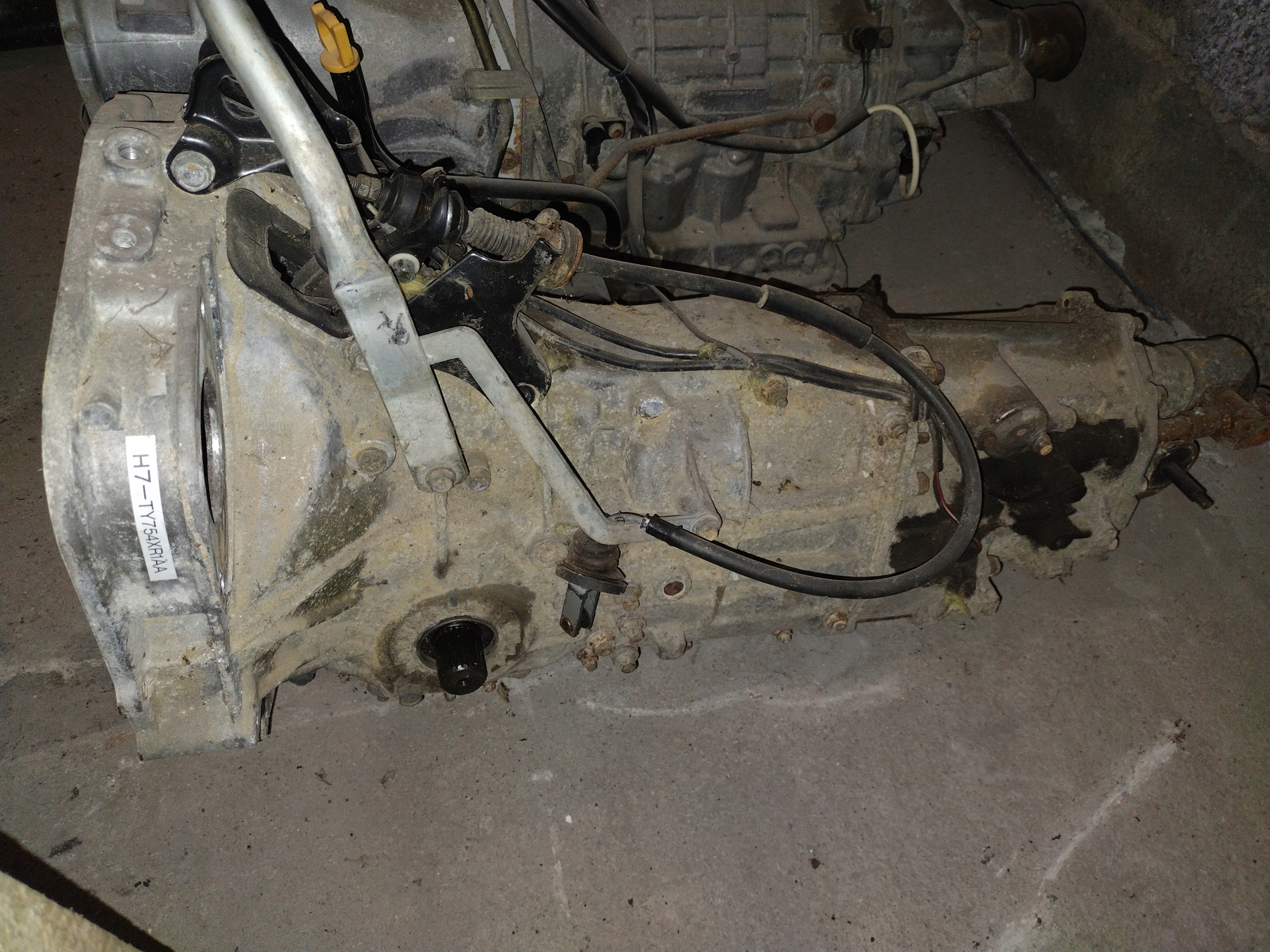 SUBARU FORESTER 97-00 SKRZYNIA BIEGÓW TY754XR1AA Producent części Subaru OE