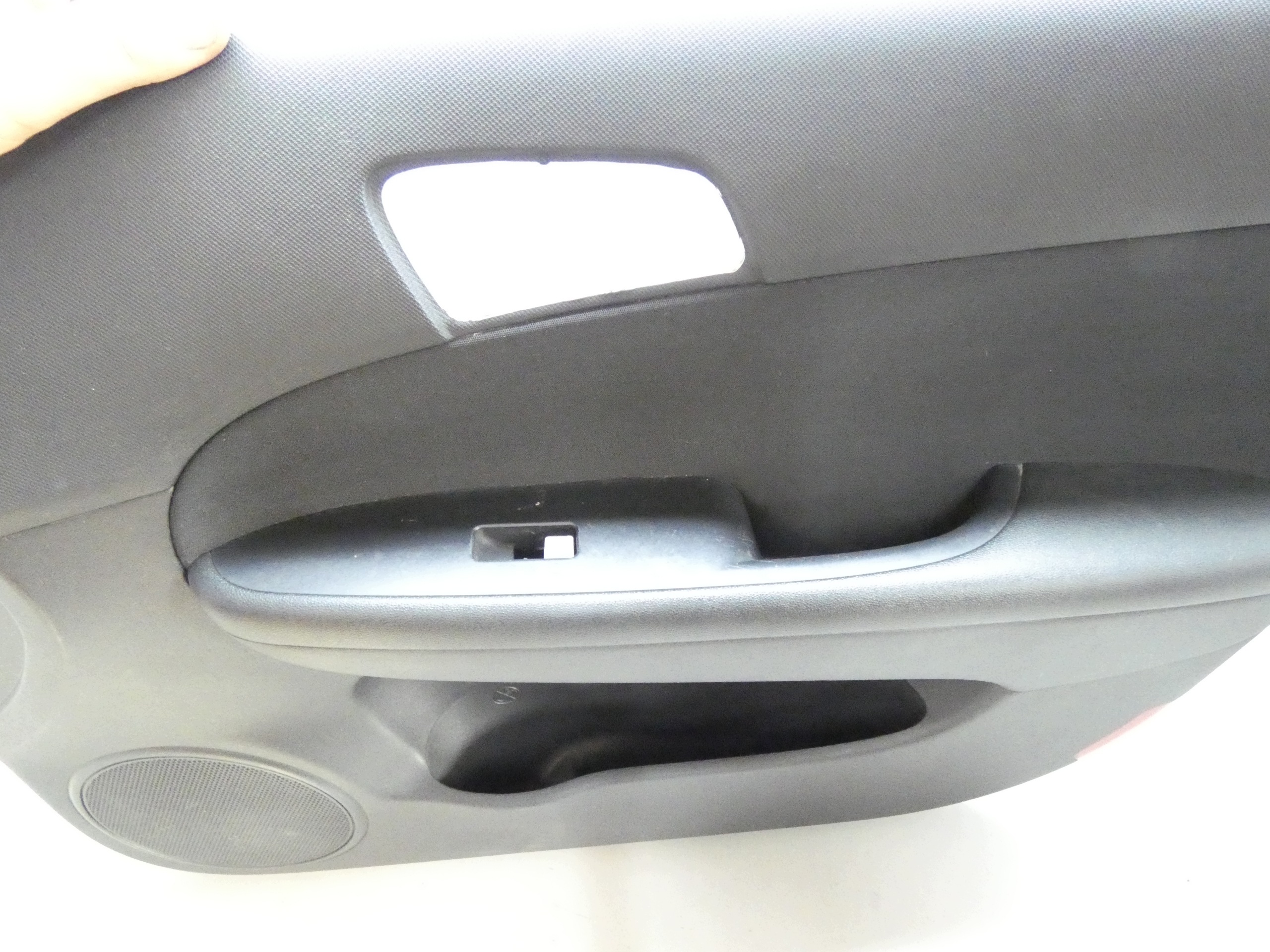 side door right front HYUNDAI I30 and FD 5D 07-12 82360-2L000