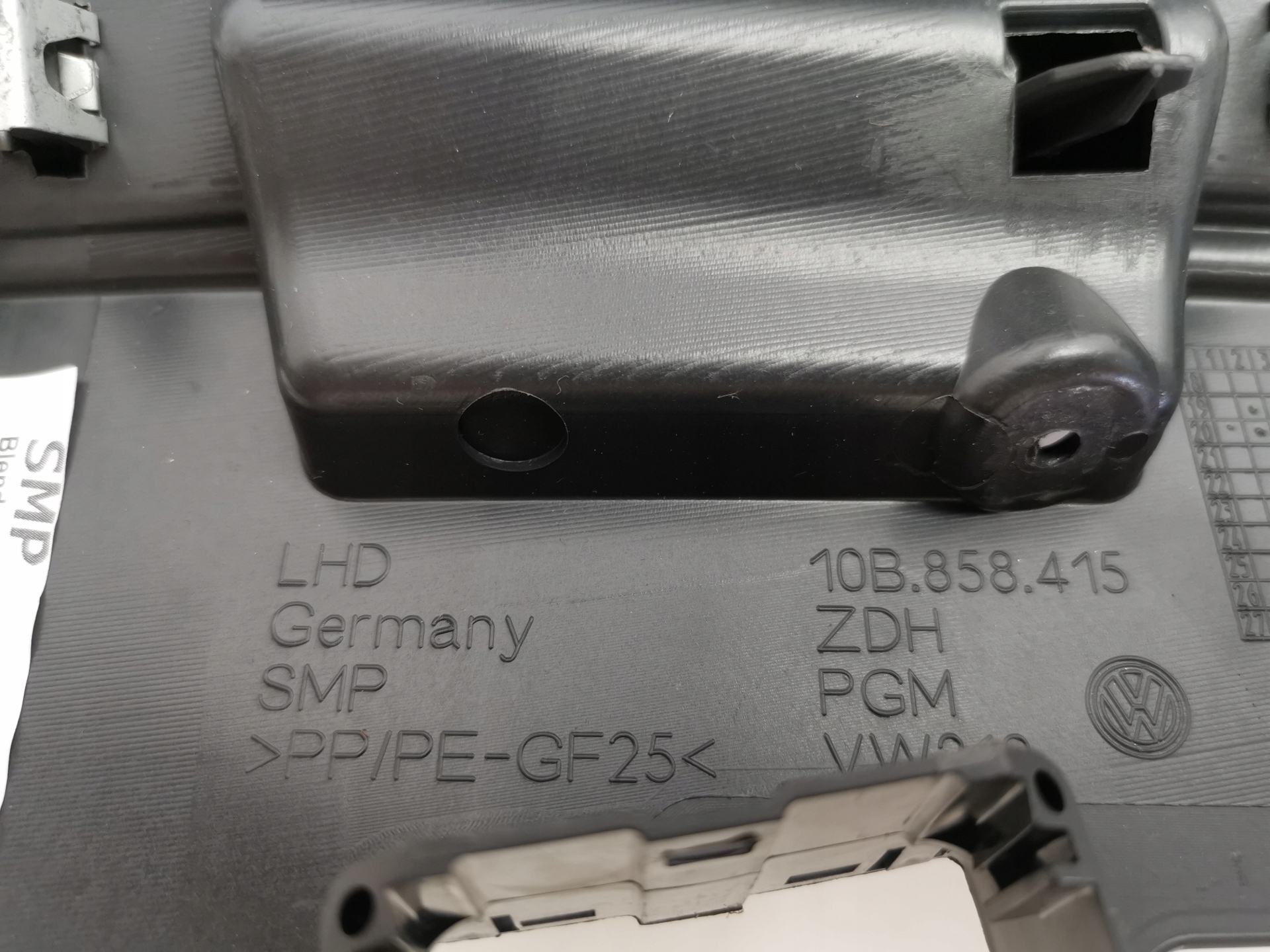 защита накладка консоли левый vw id.3 10B858415B