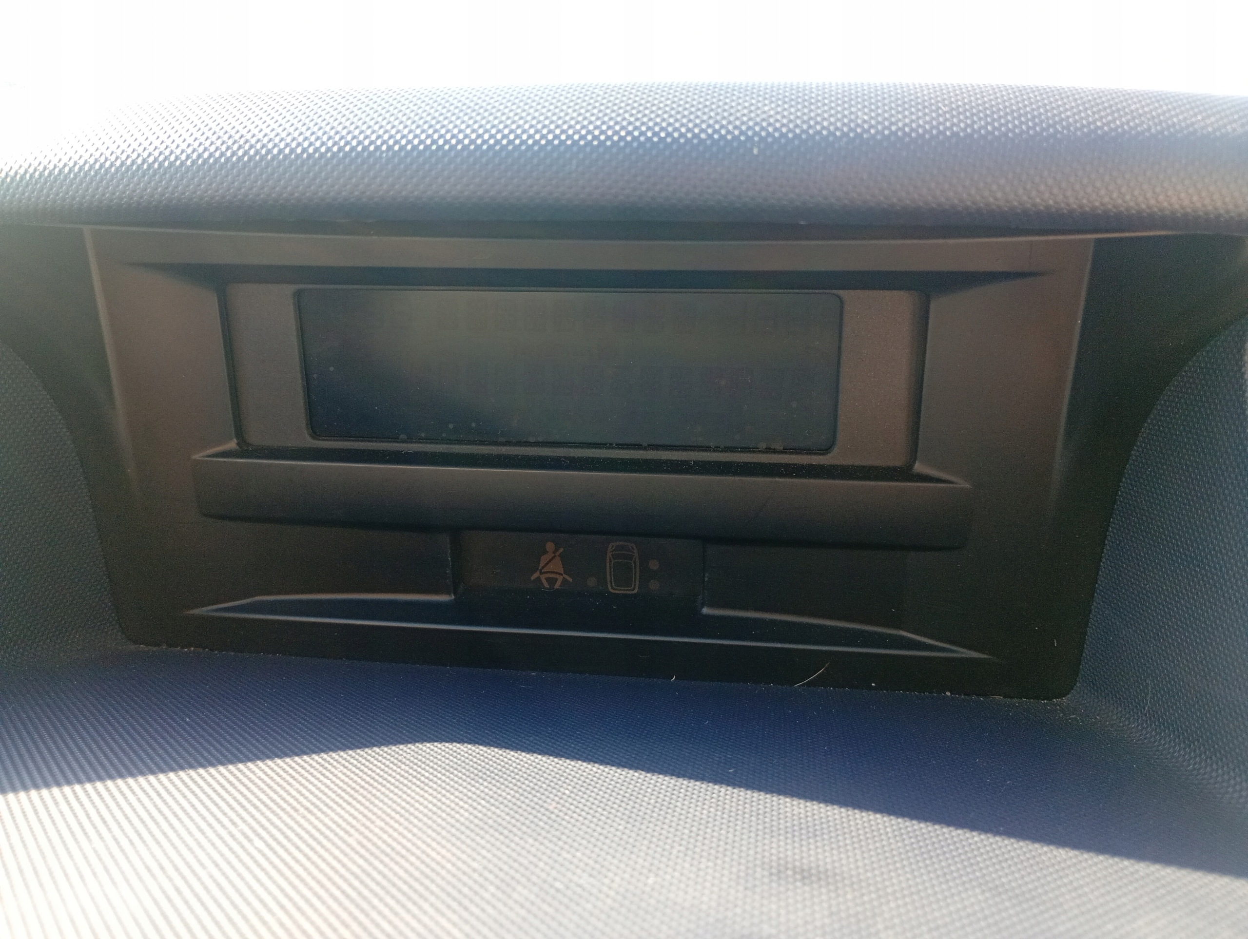 display of the dashboard dashboard Peugeot 1007 06-13