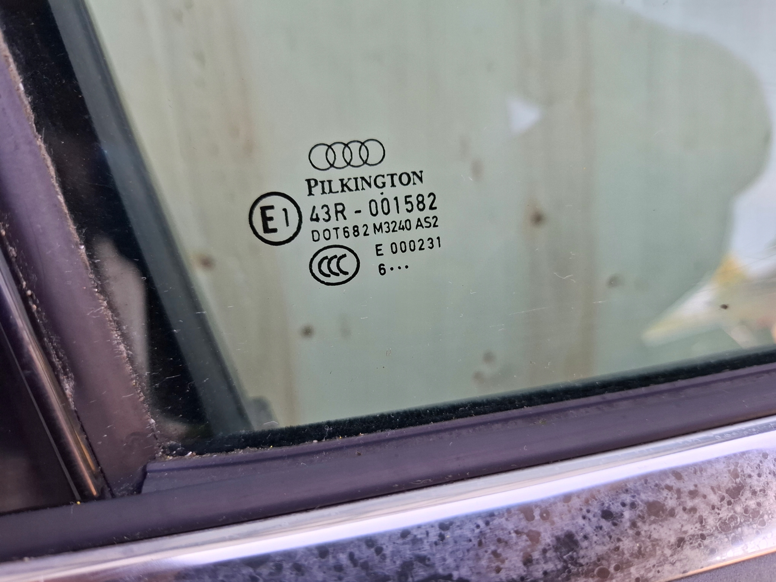 dveře pravé předek záď AUDI Q7 06r LX7U