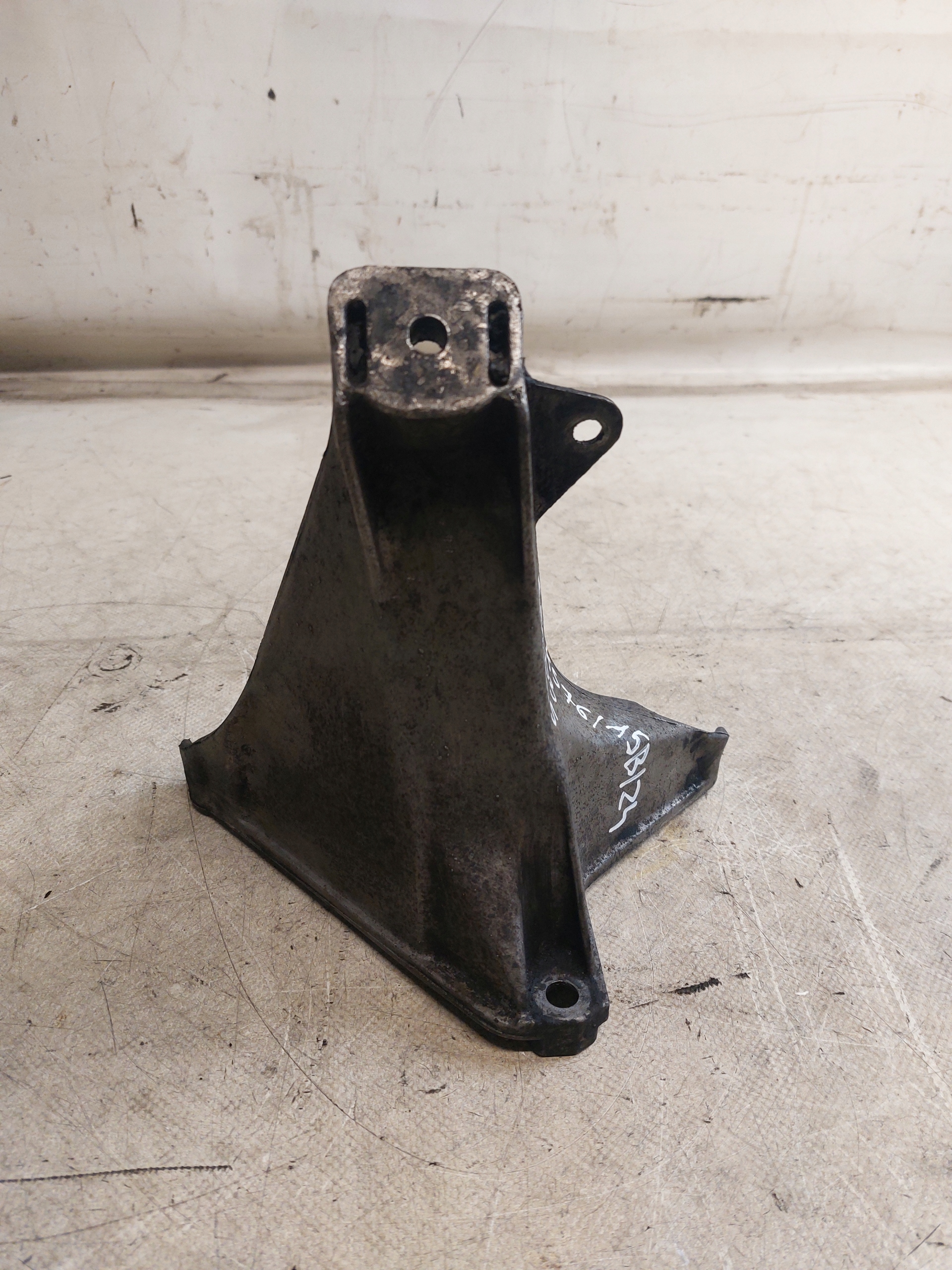 engine mount AUDI A4 B5 1.9TDI