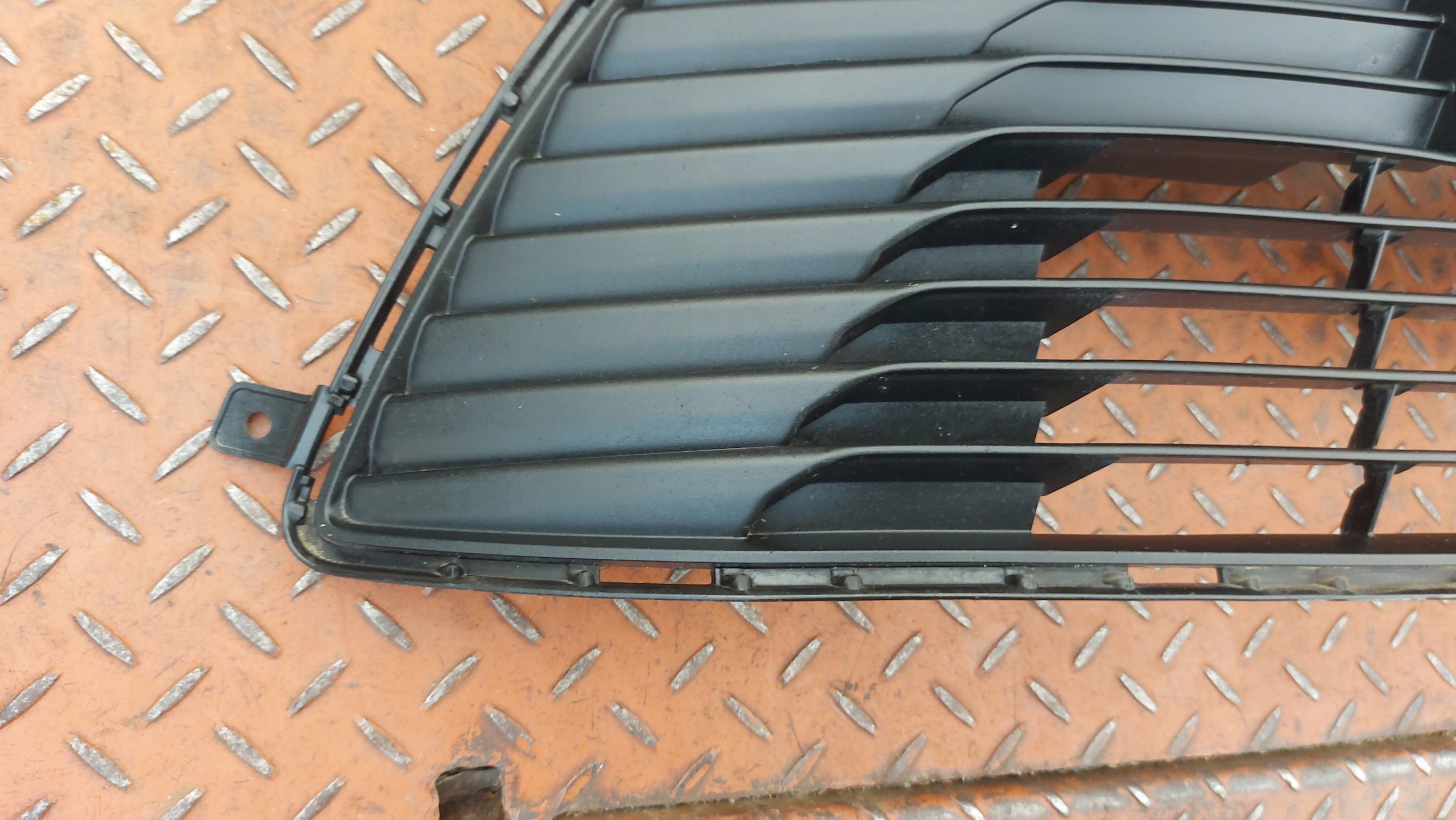 grid grille of a bumper front TOYOTA COROLLA E21 19- sedan PDC