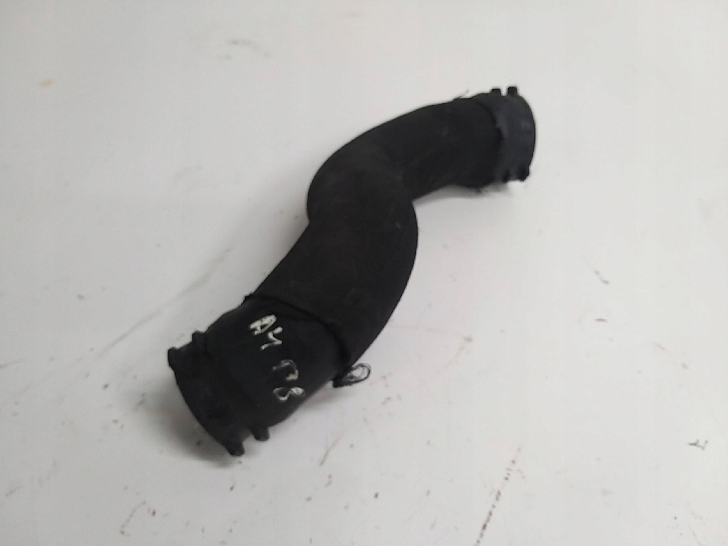 AUDI A4 B8 A5 Q5 trouba hadice intercoolera 8K0145737J