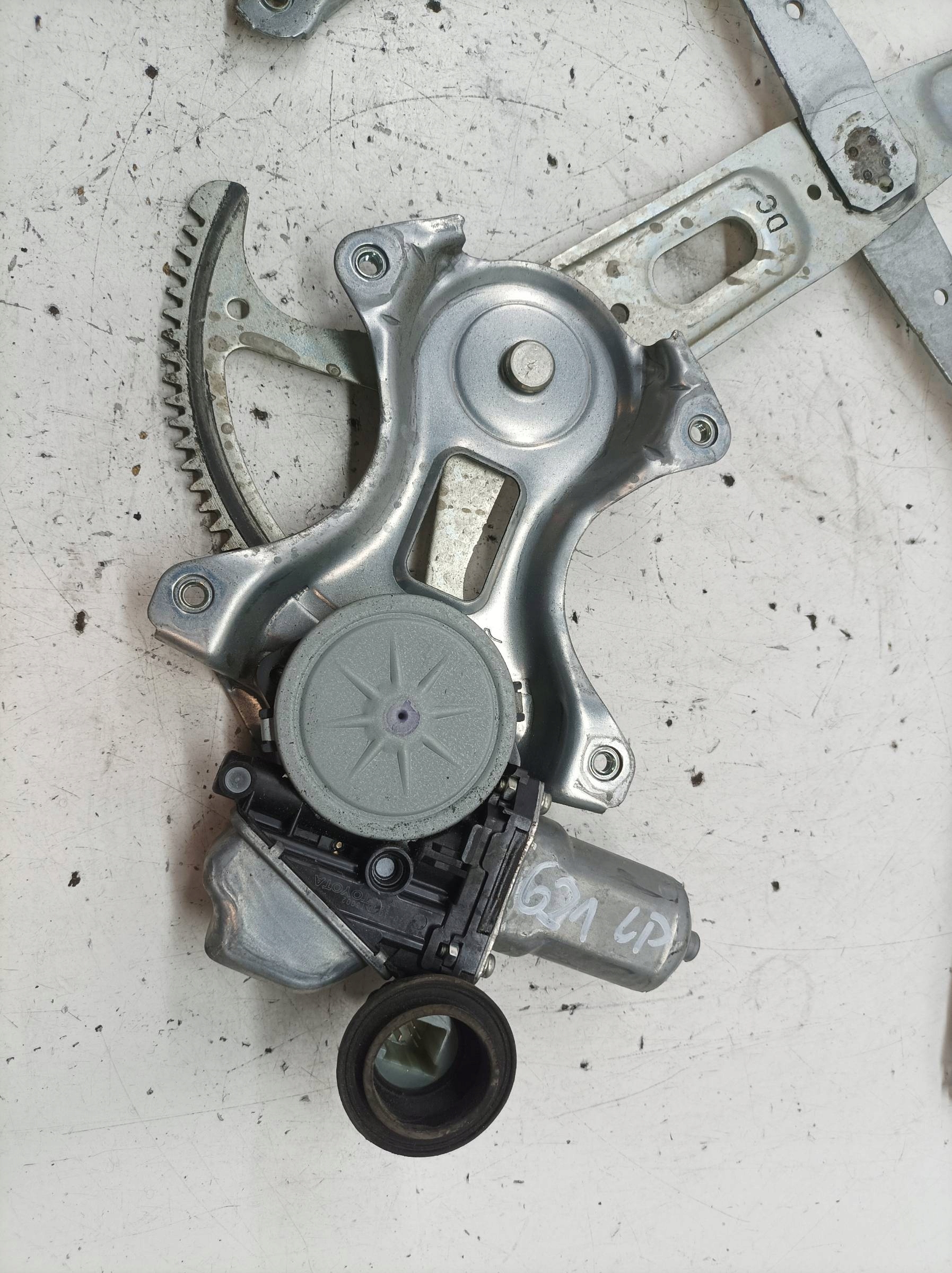 mechanism windows left front Toyota RAV4 IV (2012- )