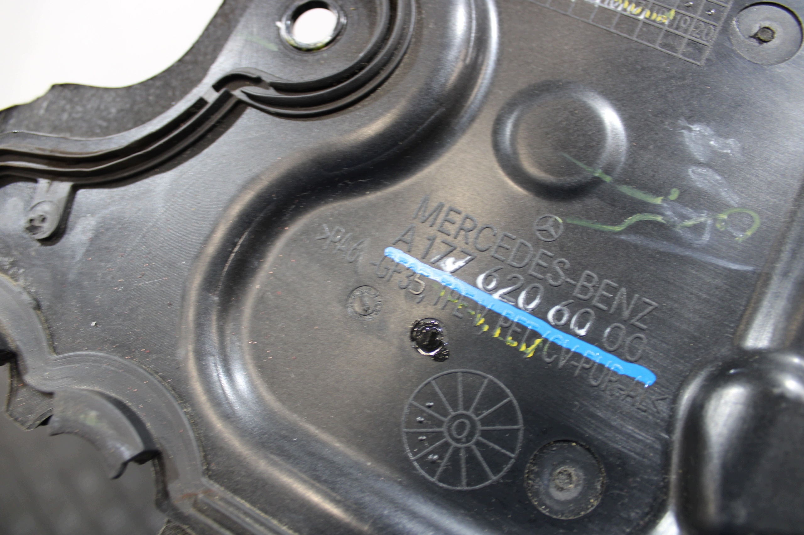 Blende Abdeckung Gehäuse wärmblech A1776206000 MERCEDES GLB X247