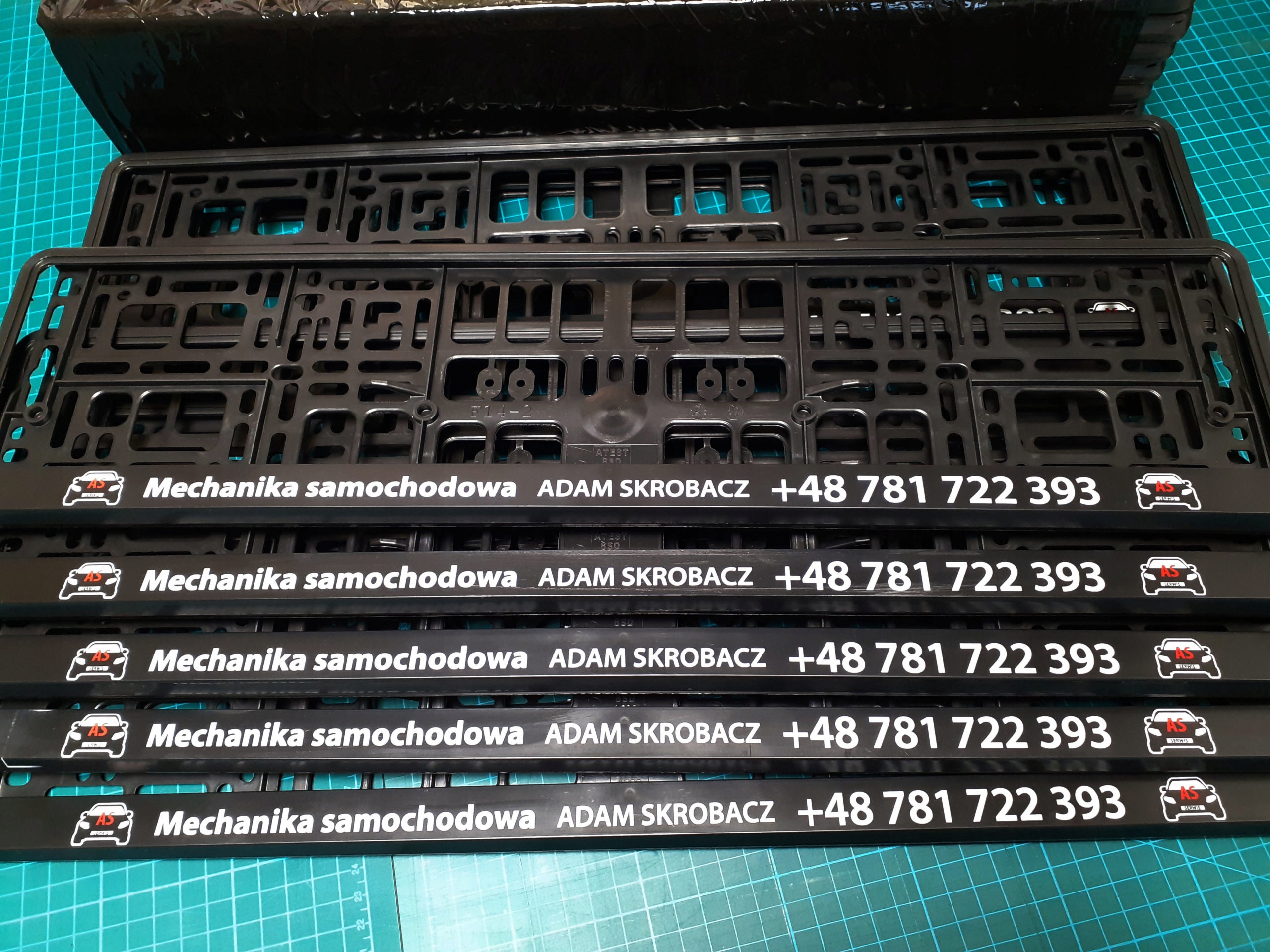 Ramka na Rejestracje z nadrukiem Logiem 2 sztuki ! Marka inny