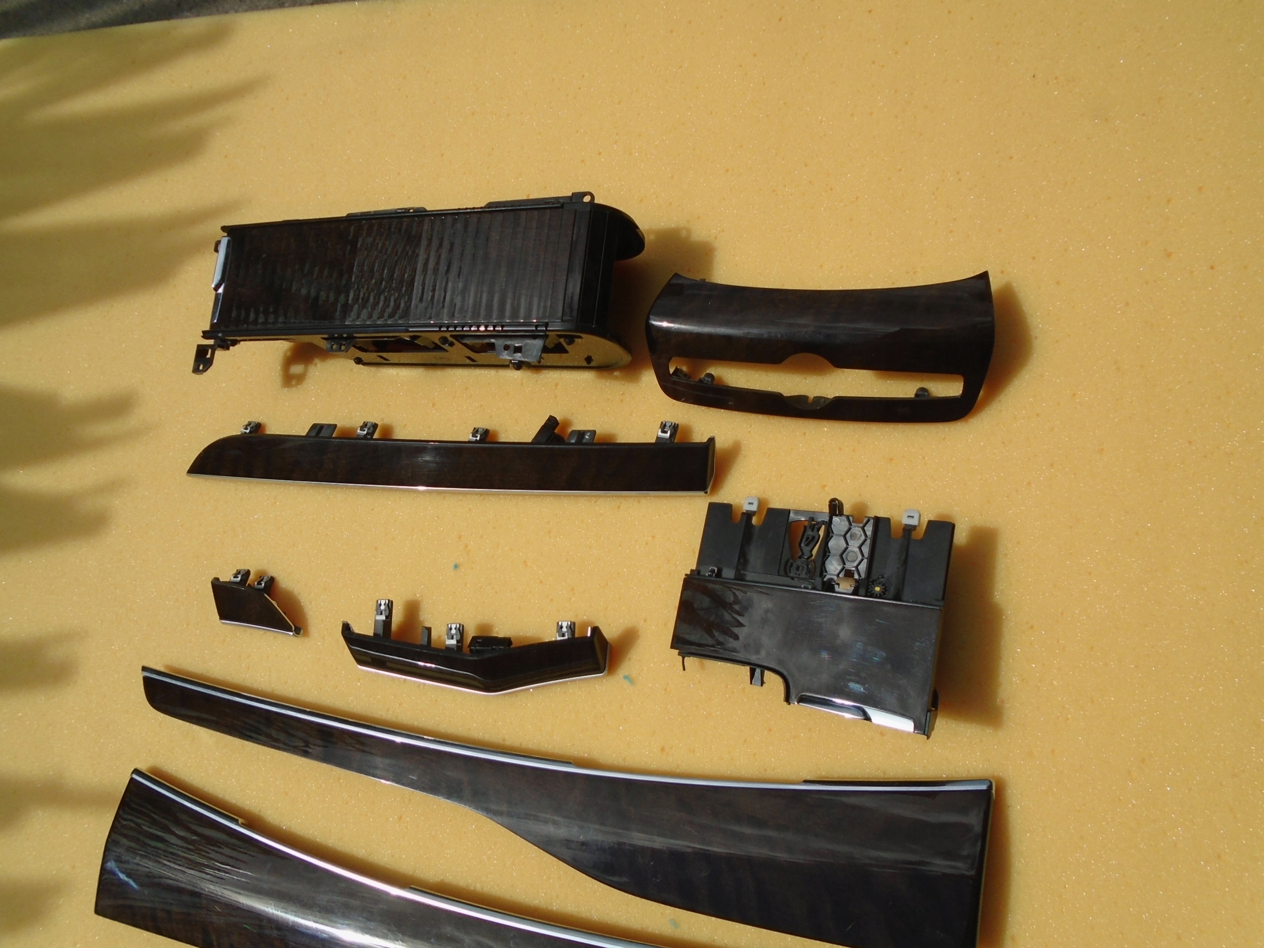 VOLVO XC90 II DEKOR LISTWY OZDOBNE EU LED DREWNO Producent części Volvo OE