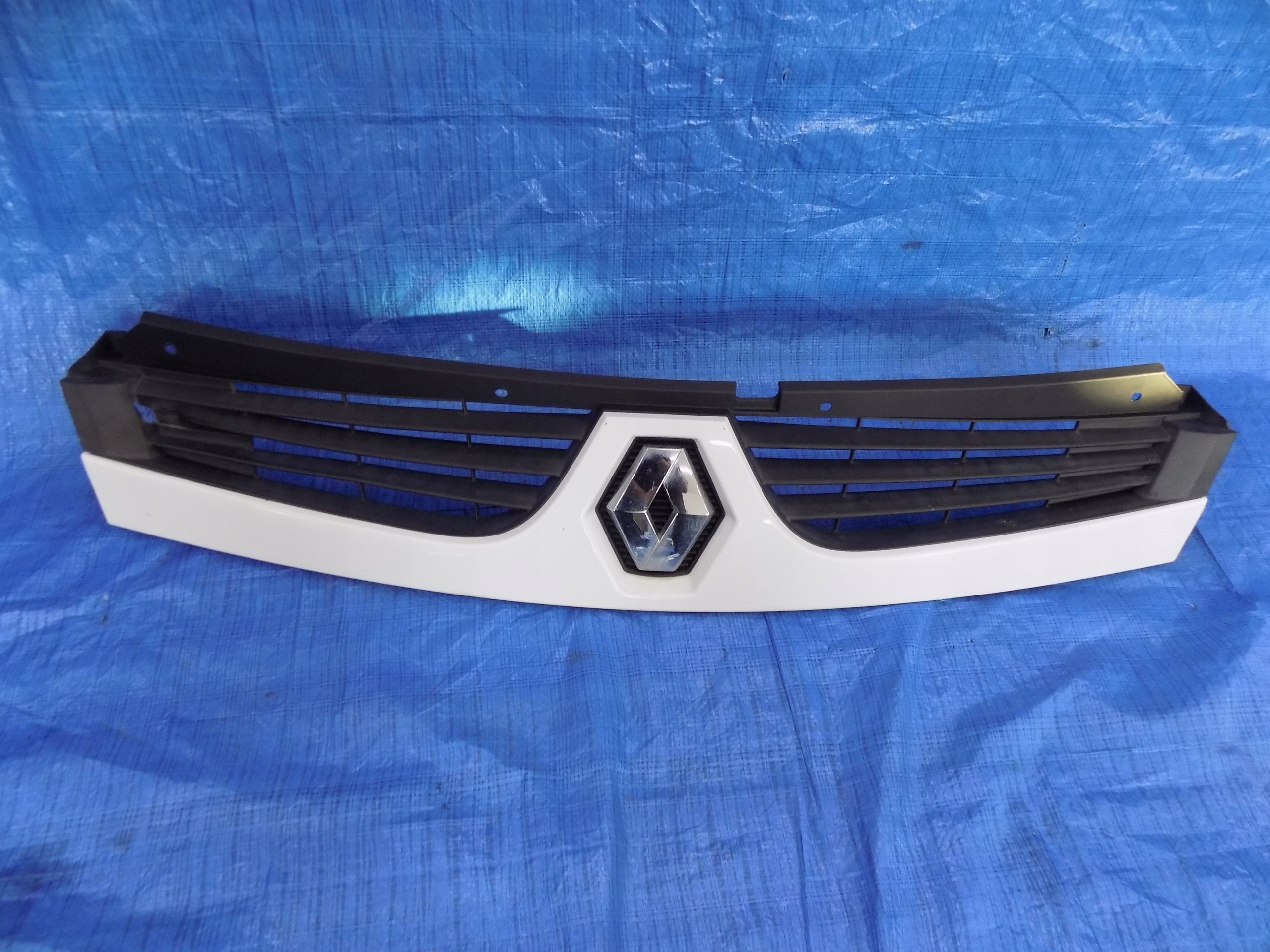 Grille RENAULT MASTER II LIFT 2,5 DCI