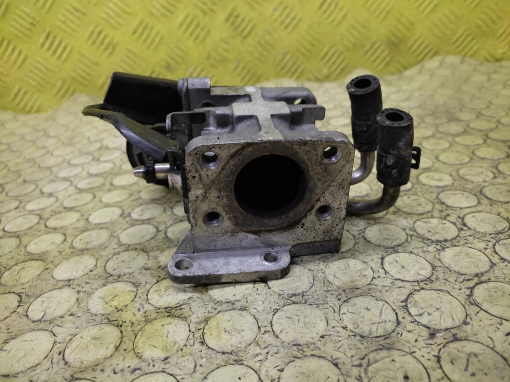 VW JETTA V 1.9 TDI EGR valve 03G131063E