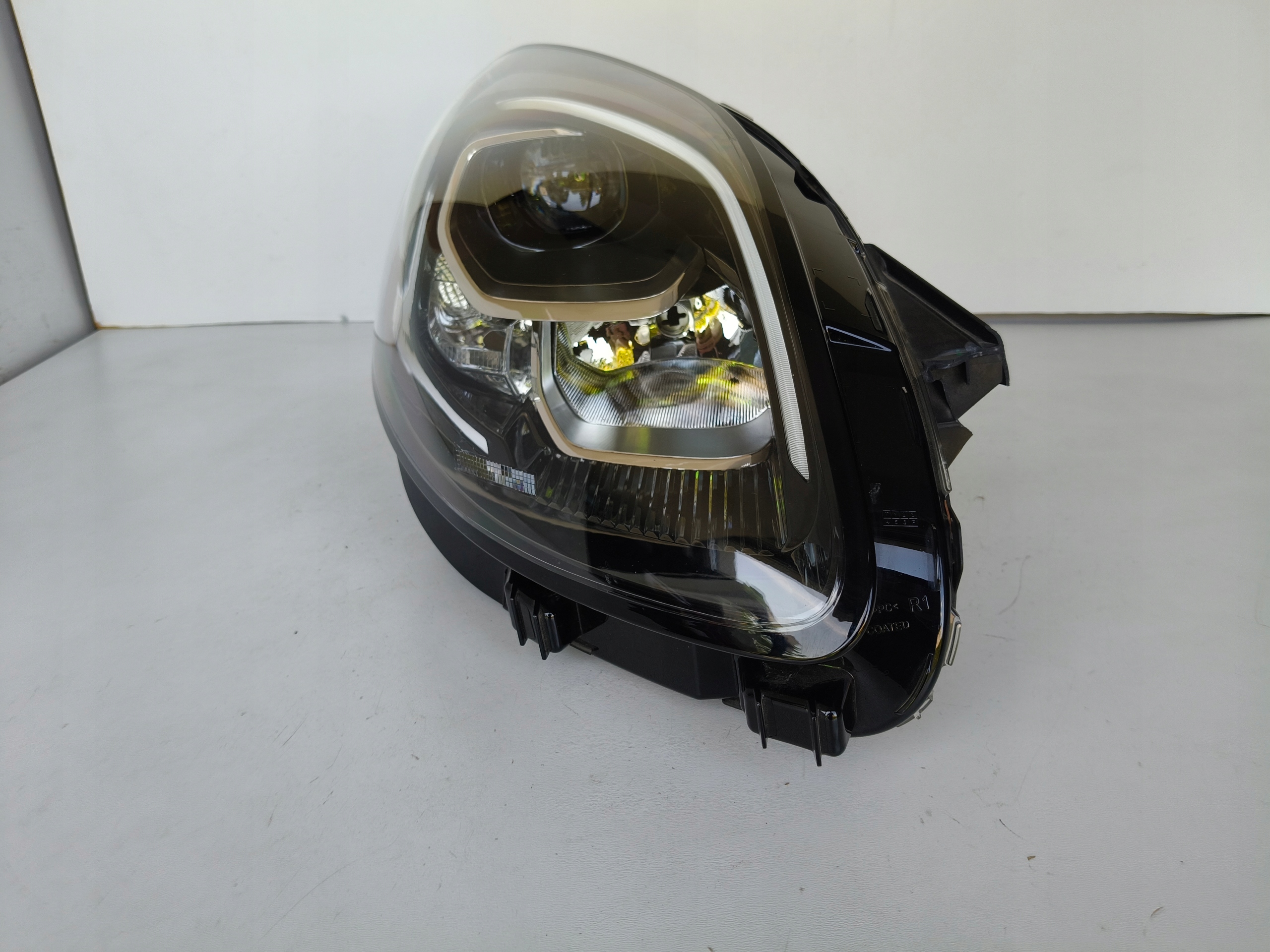 light right REFLEKTOR FORD PUMA 19- LED