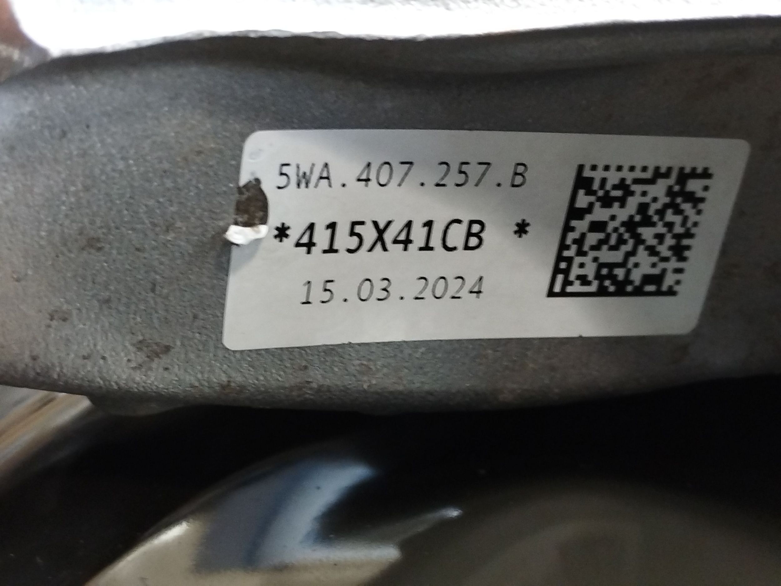 Cupra Formentor otoč levá předek čepu 5WA407257B
