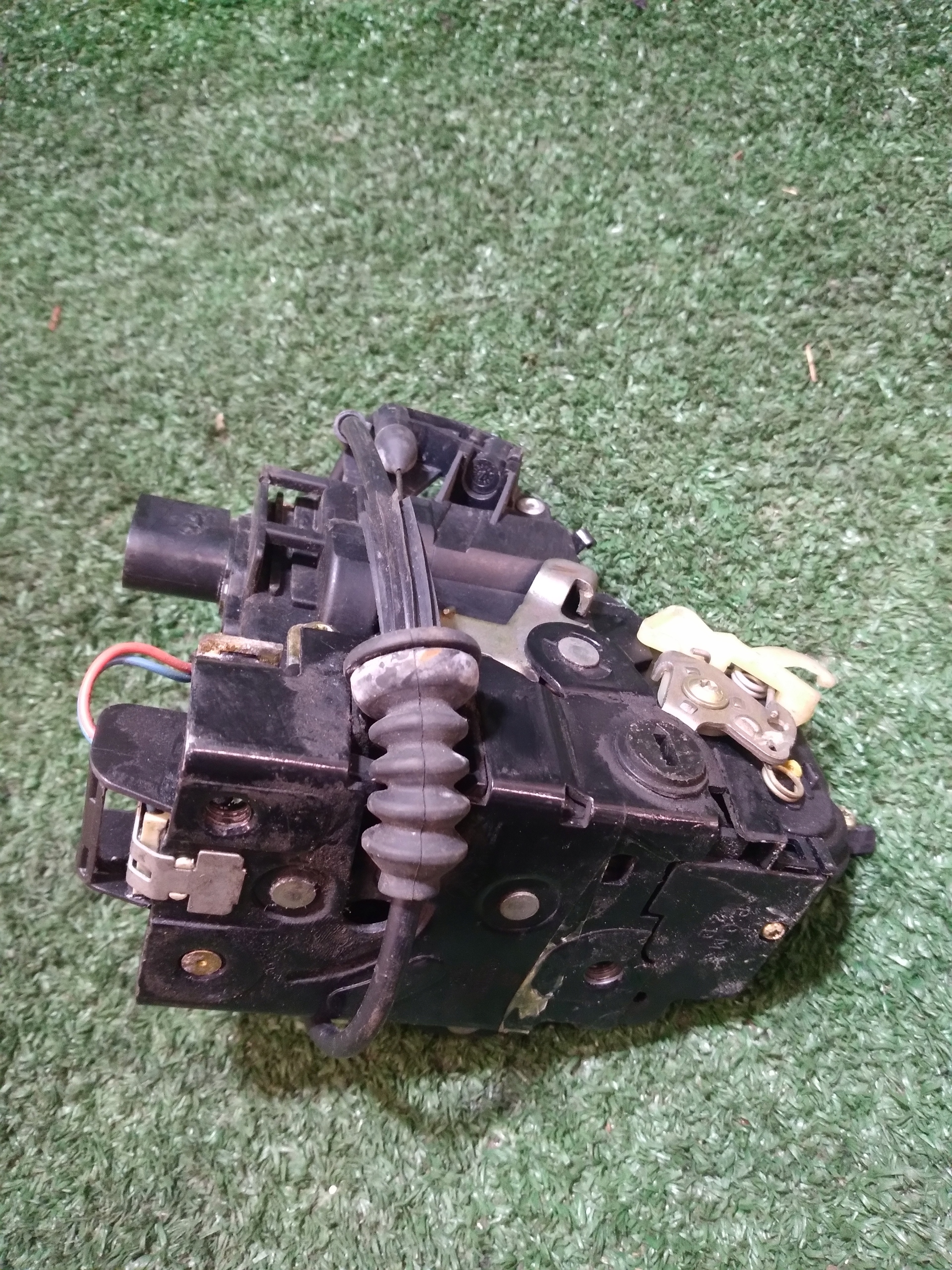 lock door left front VOLKSWAGEN BORA