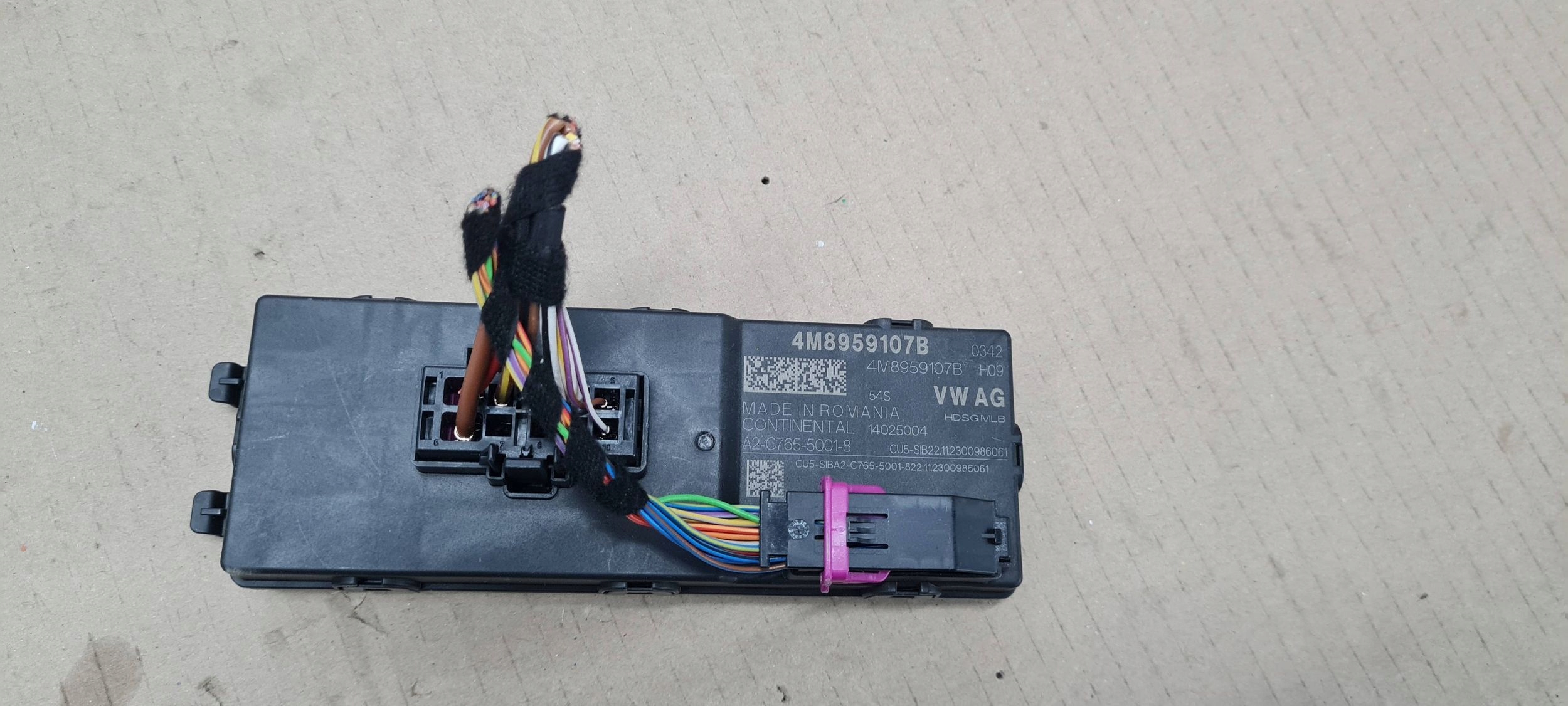 SQ8 4M RSQ8 Q8 module control unit bonnet boot connecting spoiler 4M8959107B