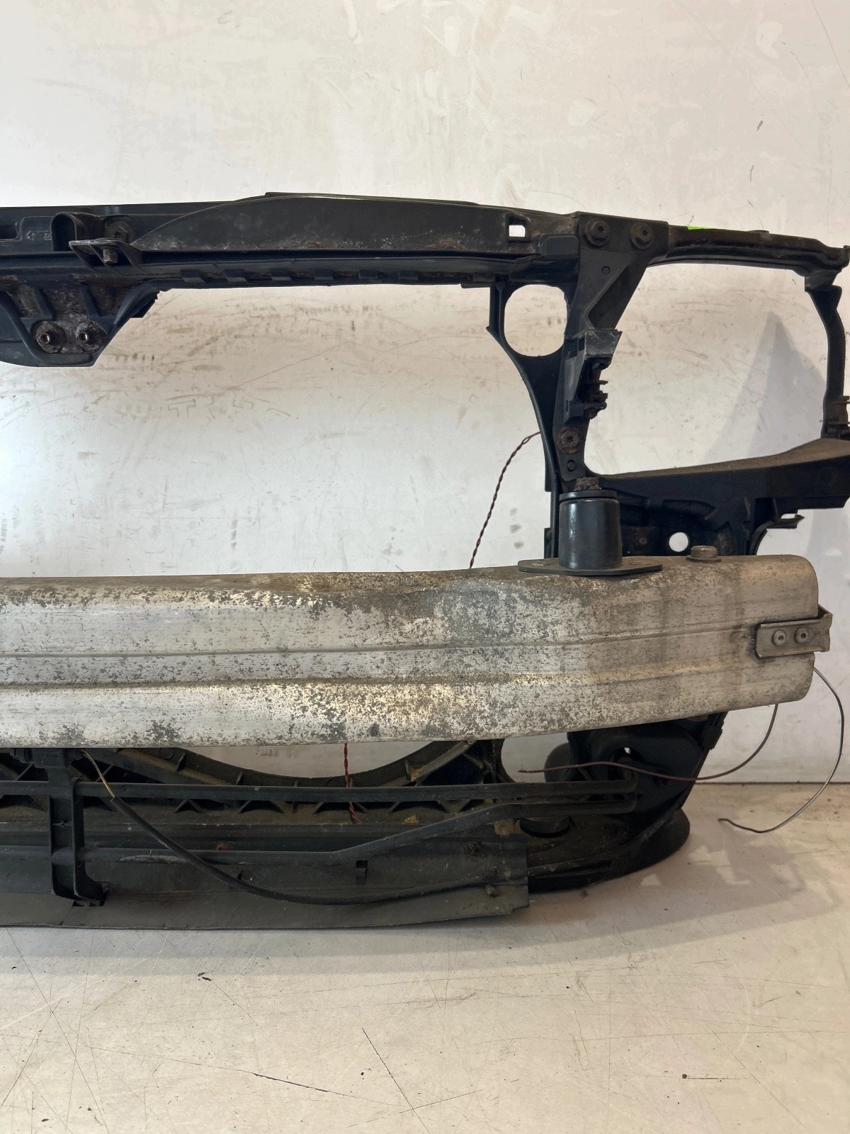 support panel for radiators pillar sider Seat Exeo Audi A4 B7