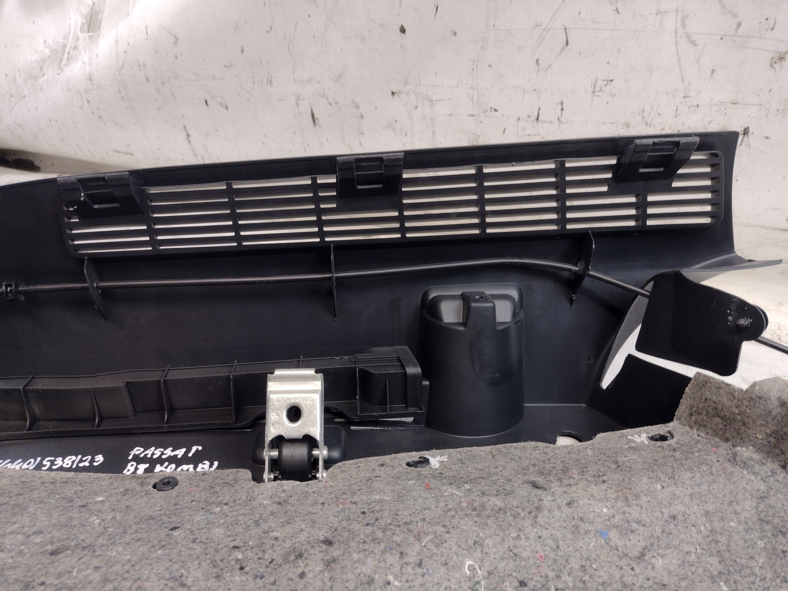 boot upholstery right Volkswagen Passat B8 kombi 3G9867428