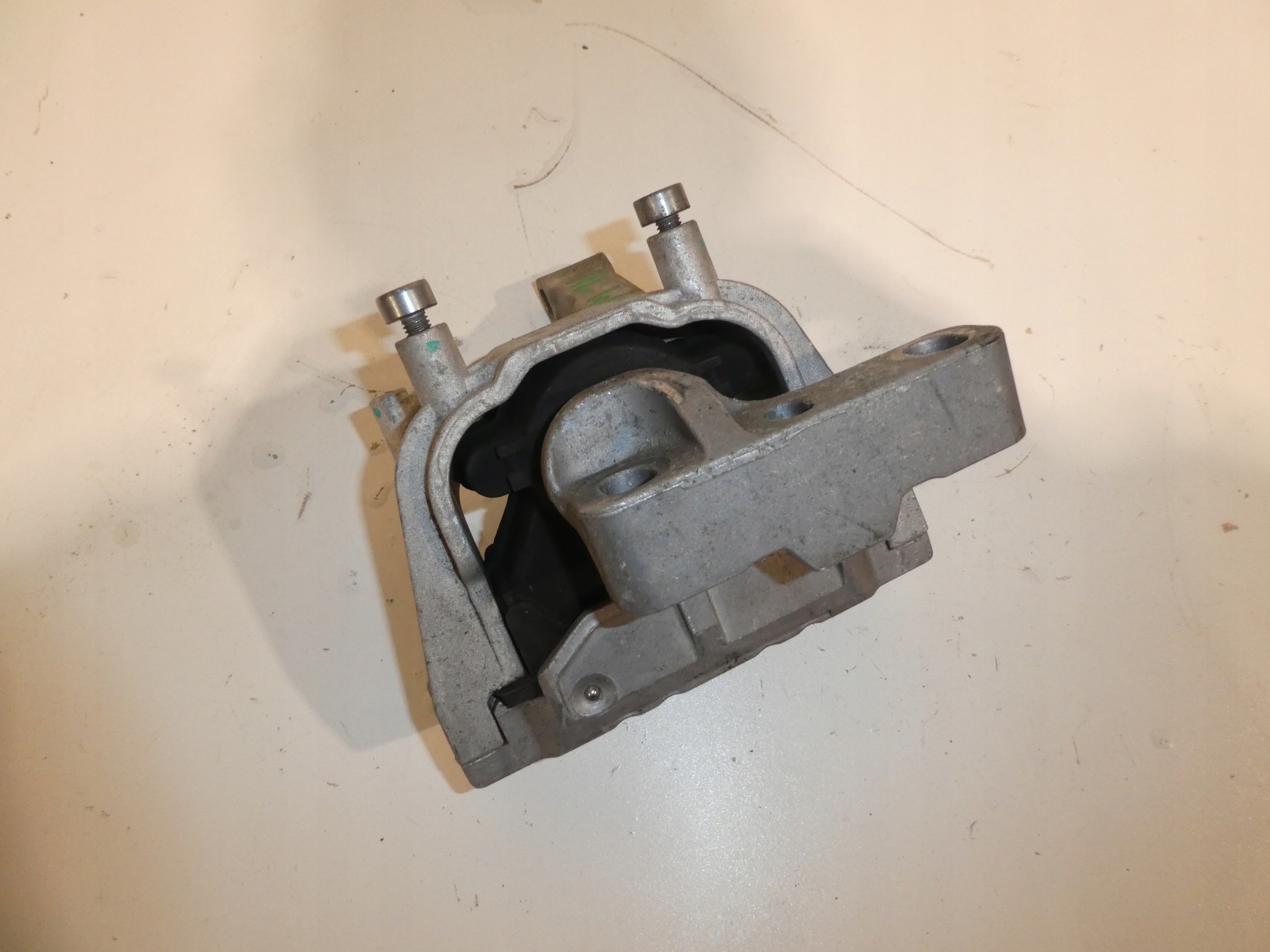 VW AUDI SKODA 2.0 TDI engine mount 5N0199262L