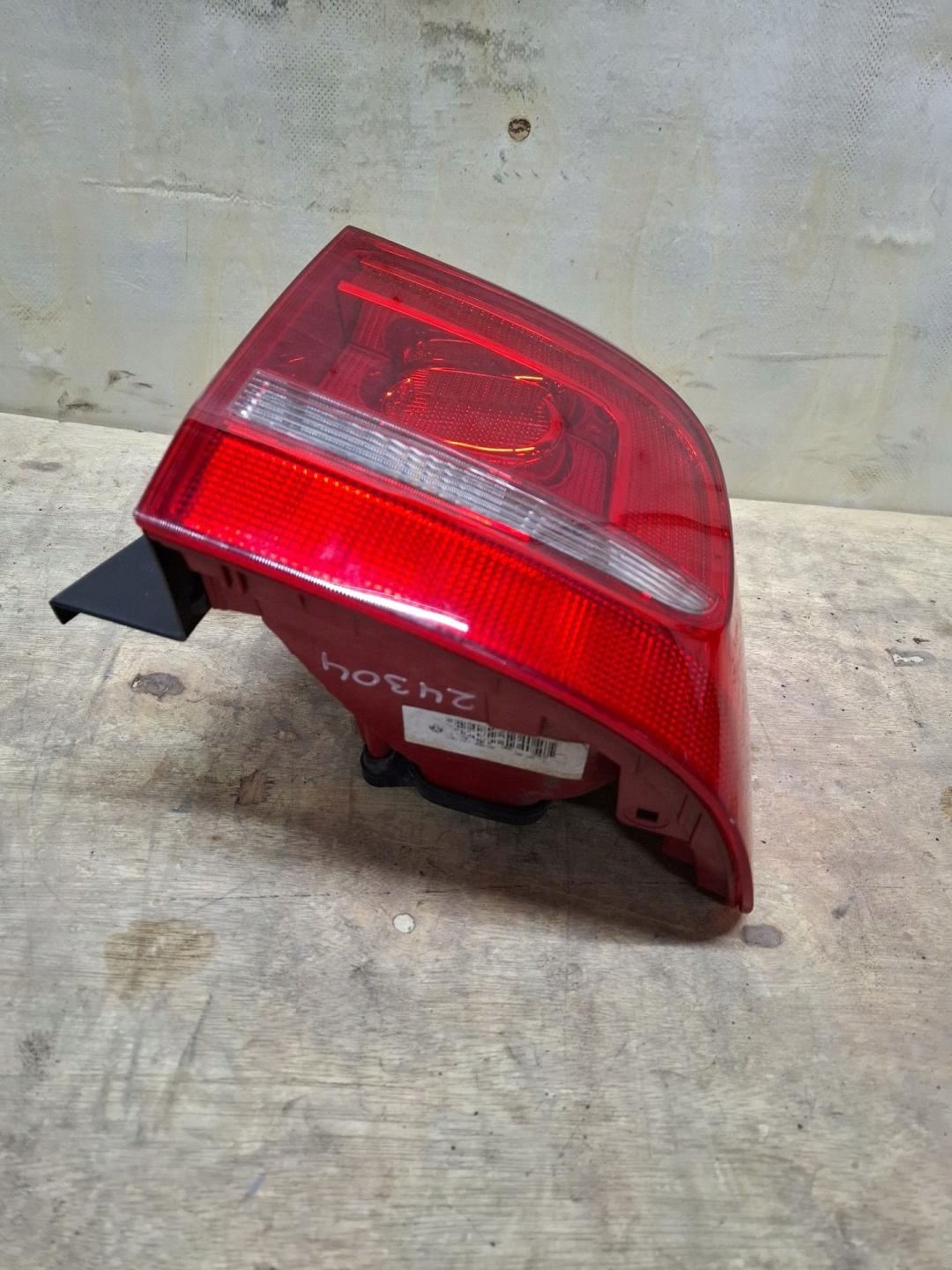 light rear right side Volkswagen Touran 2nd facelift 2011