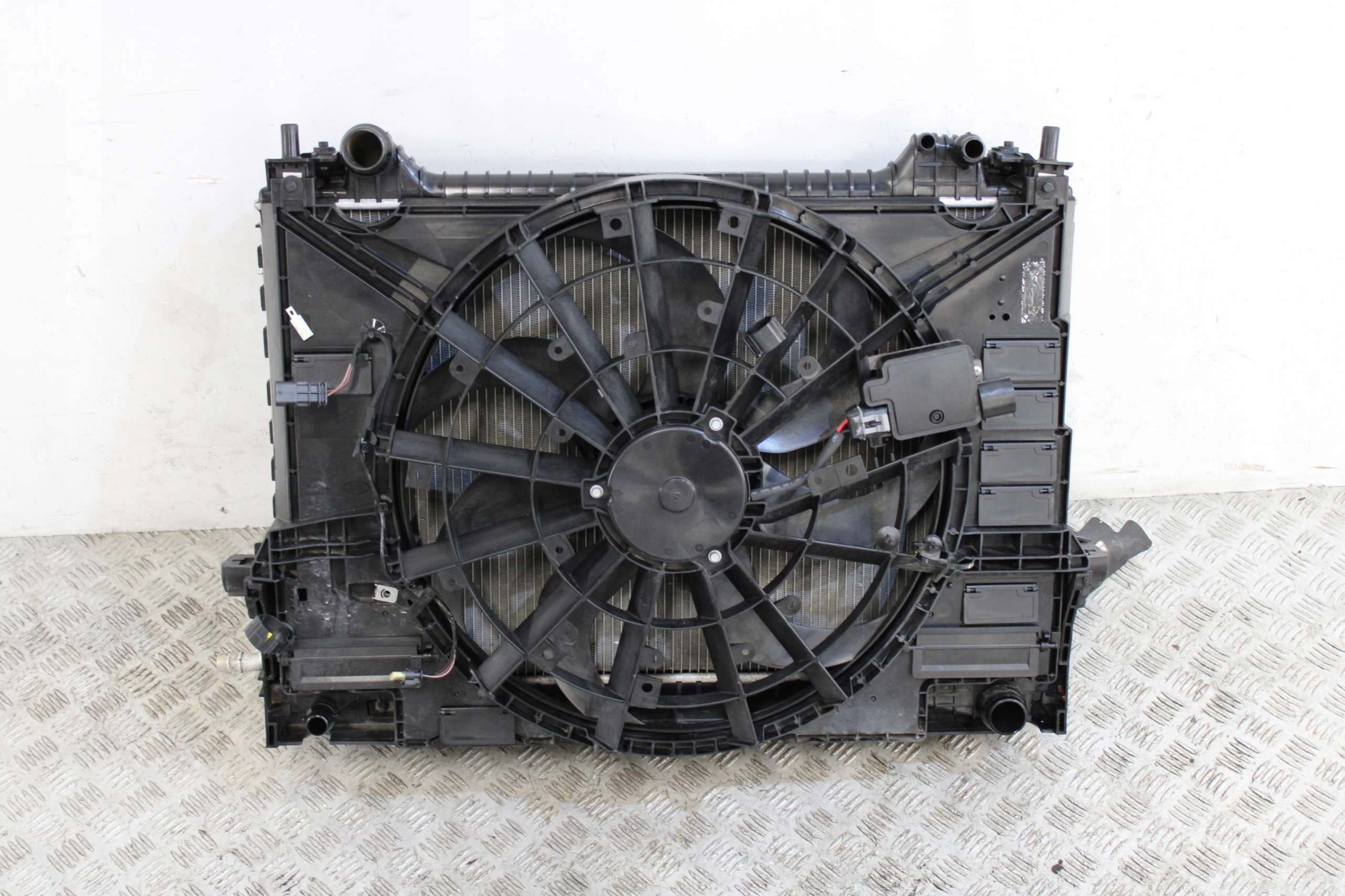 support panel for radiators front radiator pillar JAGUAR XE X760 2.0 D