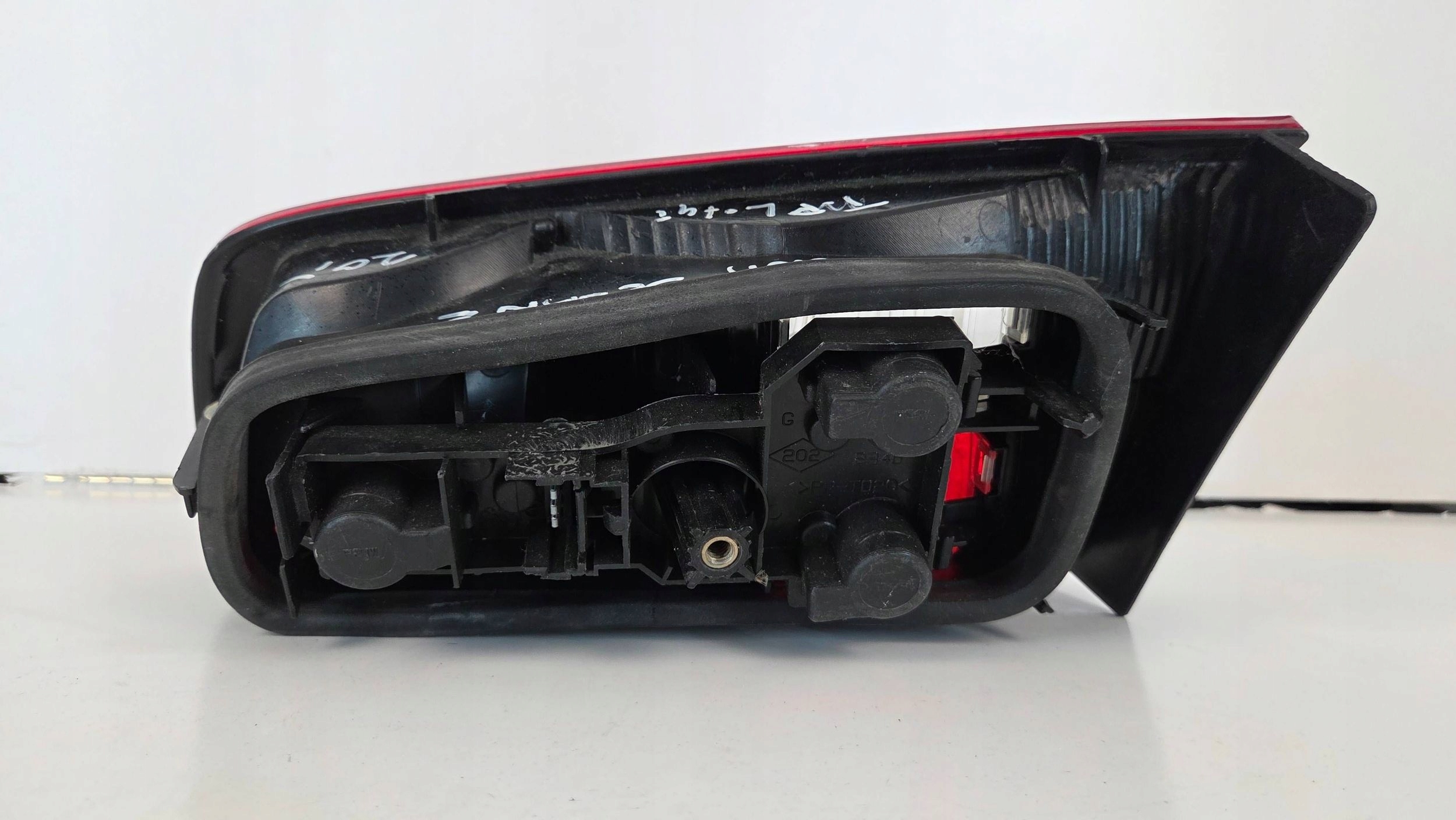Renault Laguna II 2 HB light rear rear part left to the bonnet