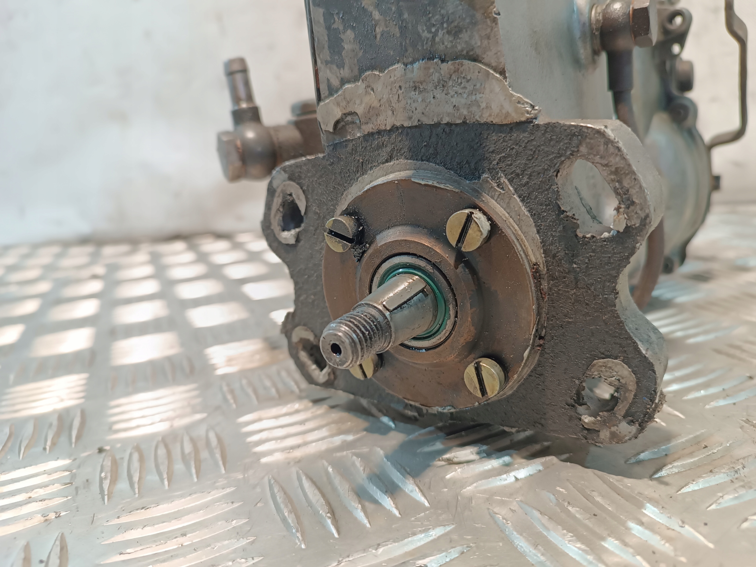injection pump BOSCH 1400A8B495DL DEUTHZ-FAHR F4L912W