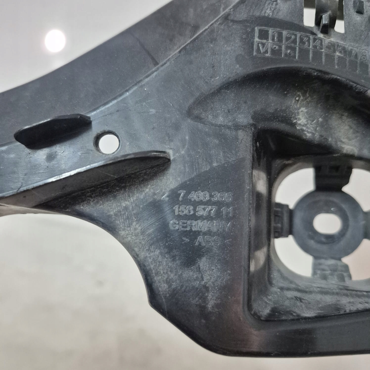 BMW 3 G21 m-packet 19r. -> support holder of a bumper right front 7469366