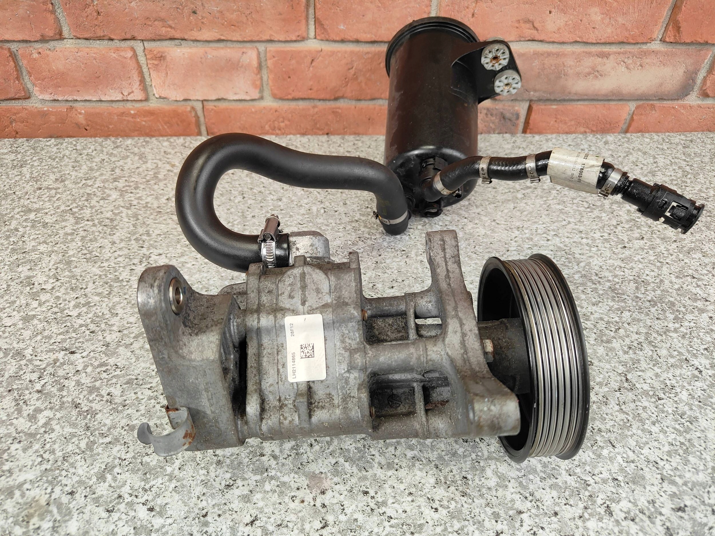 BMW X5 E70 X6 E71 3.0d N57D30A насос гур 6796464