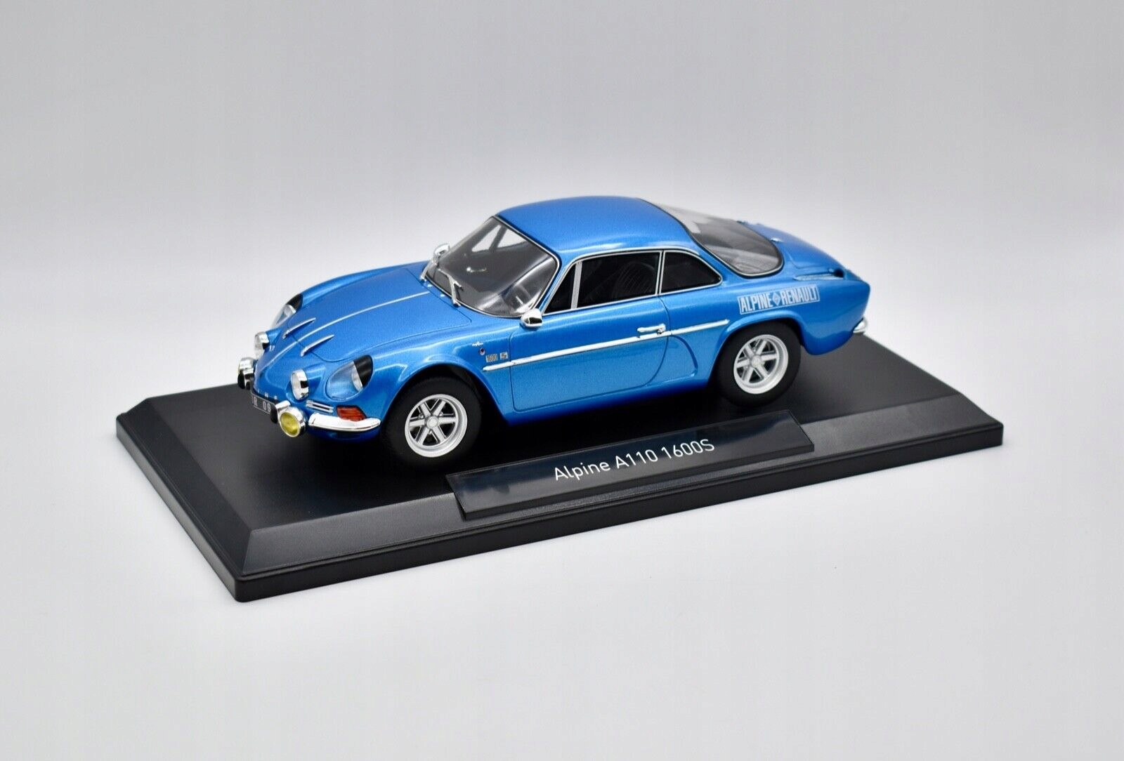 Norev Alpine A110 1600S 1972 Modré logo na boku 1:18