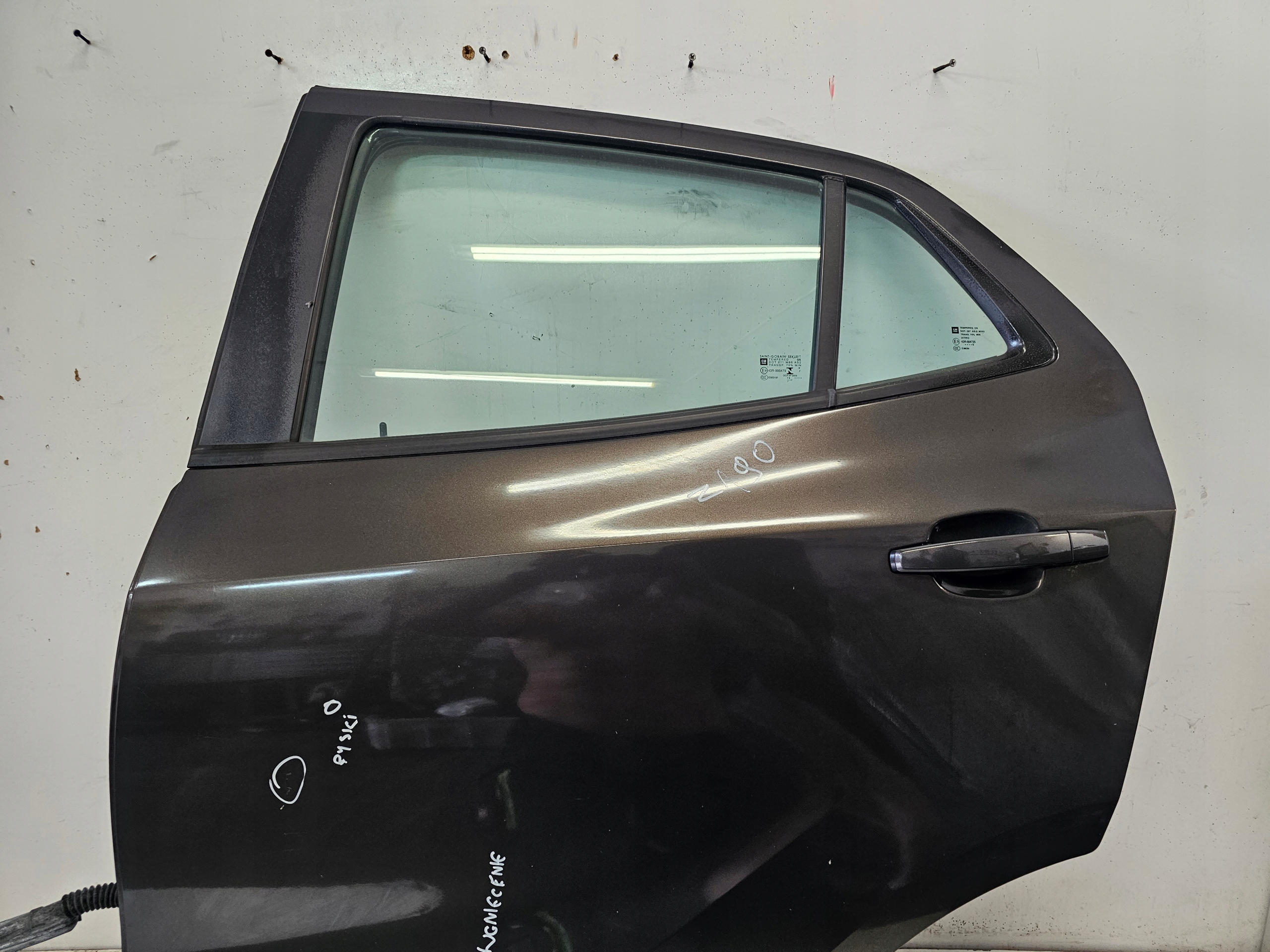 OPEL MOKKA door left rear part left rear. Z190