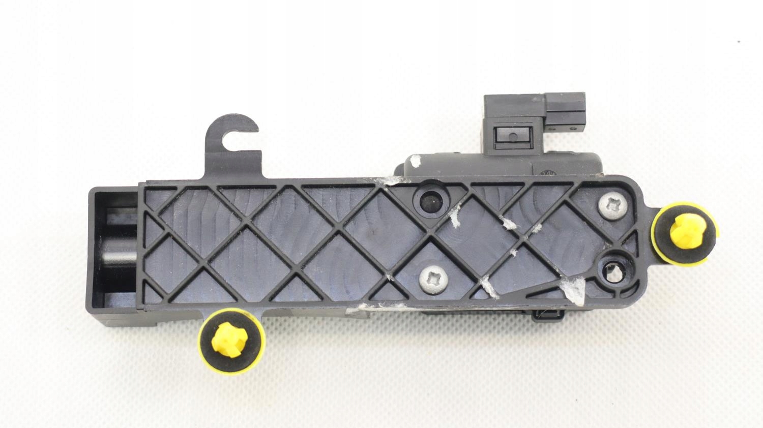 TESLA MODEL X DOCIĄG DRZWI LEWY PRZÓD 1115332-90-A Numer katalogowy części 1115332-90-A