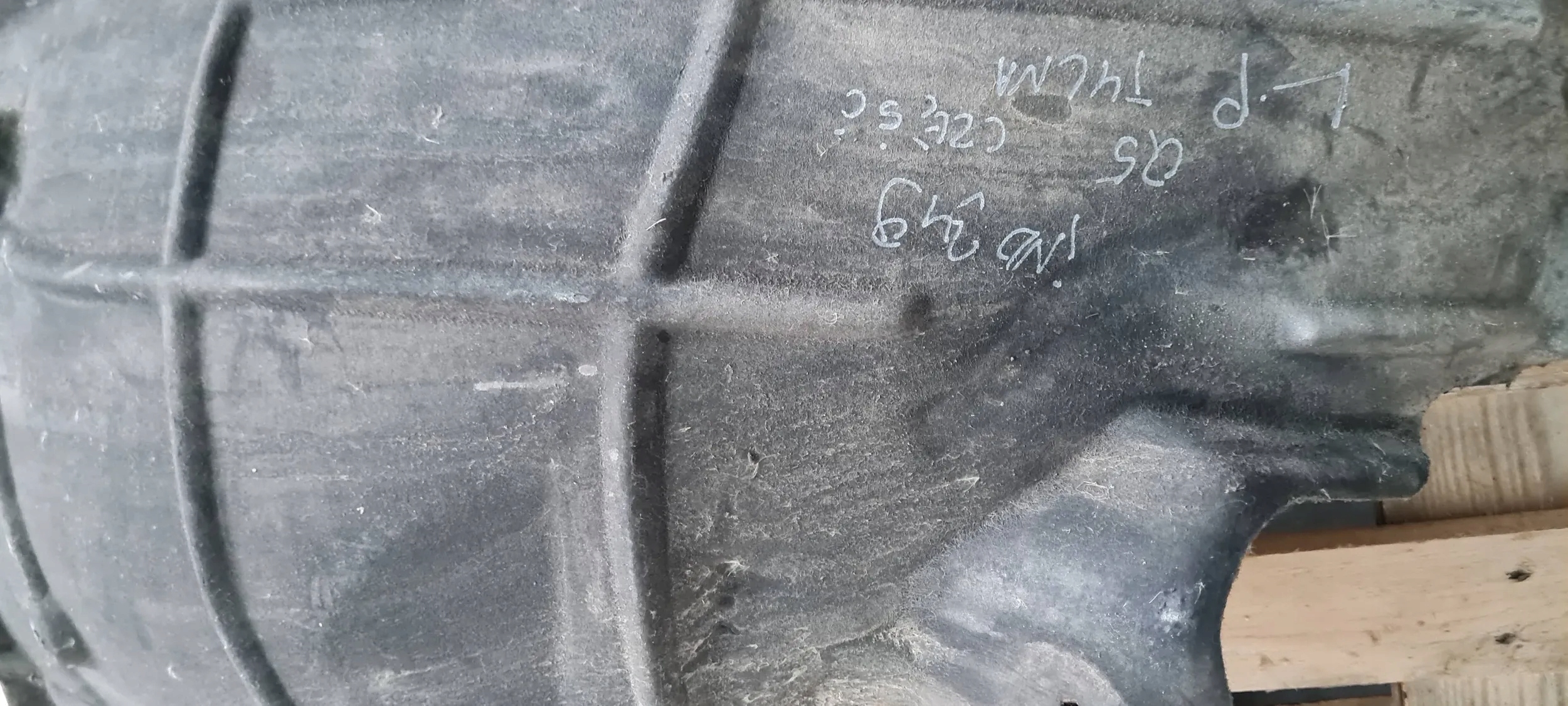 Q5 80A SQ5 mudguard left left front part rear of a fender MATERIAL