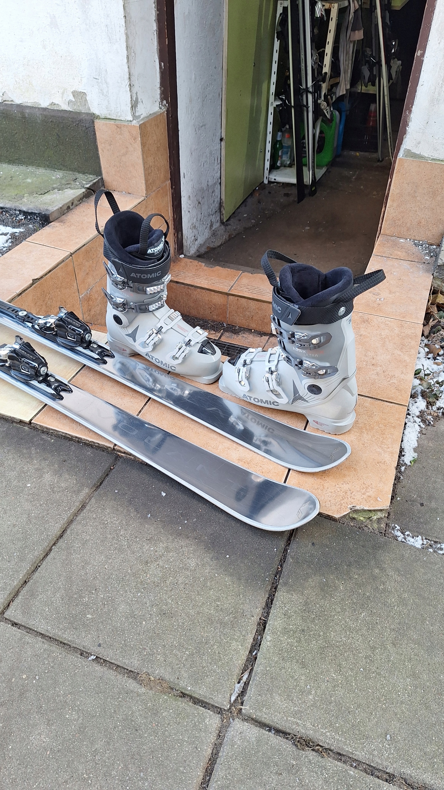 BARDZO ŁADNE NARTY VOLANT BY ATO MIC 150cm R-12 + JAK NOWE BUTY ATO MIC