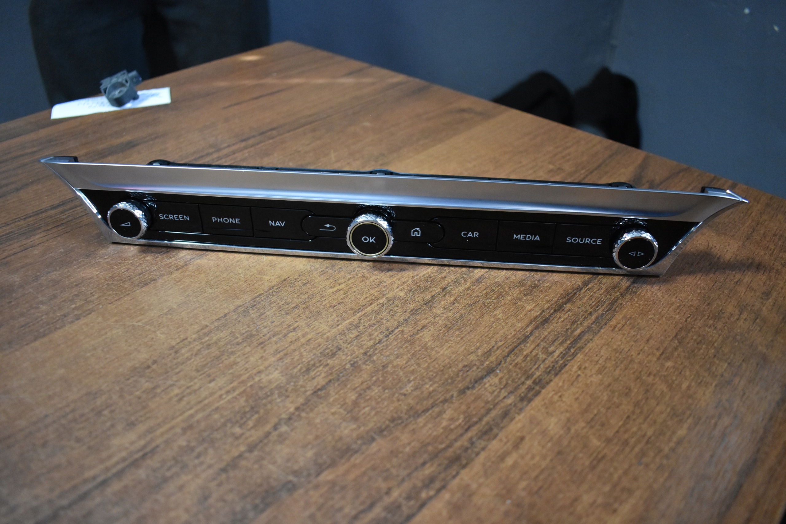 IDEALNY PANEL BLOK WLACZNIKOW BENTLEY GT GTC 3SD 1 9