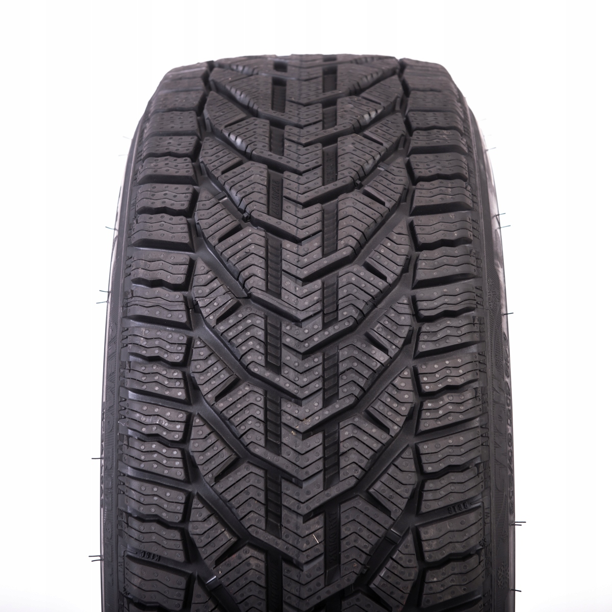 1x OPONA ZIMOWA 215/40R17 Kormoran Snow 87V XL