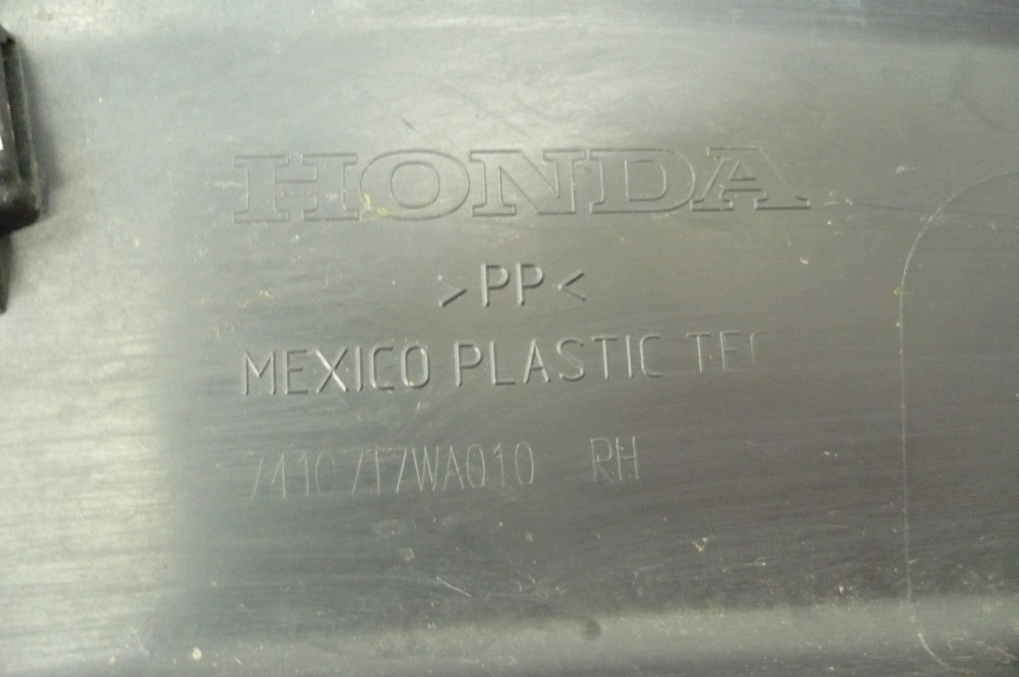 HONDA HR-V II 2015-18 lišta blatníku pravá předek