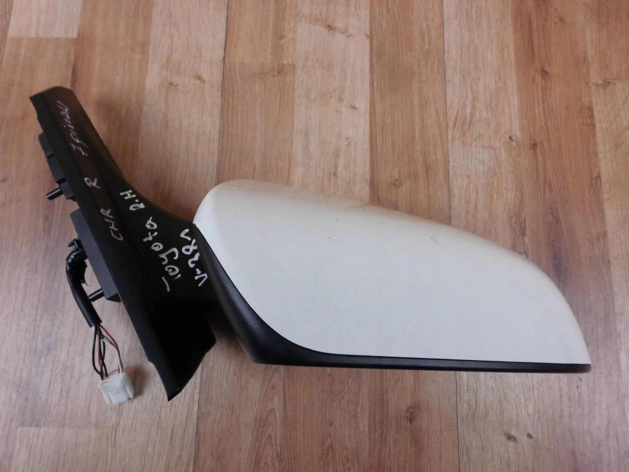 Toyota C-HR CHR mirror right 7-PIN - 048540