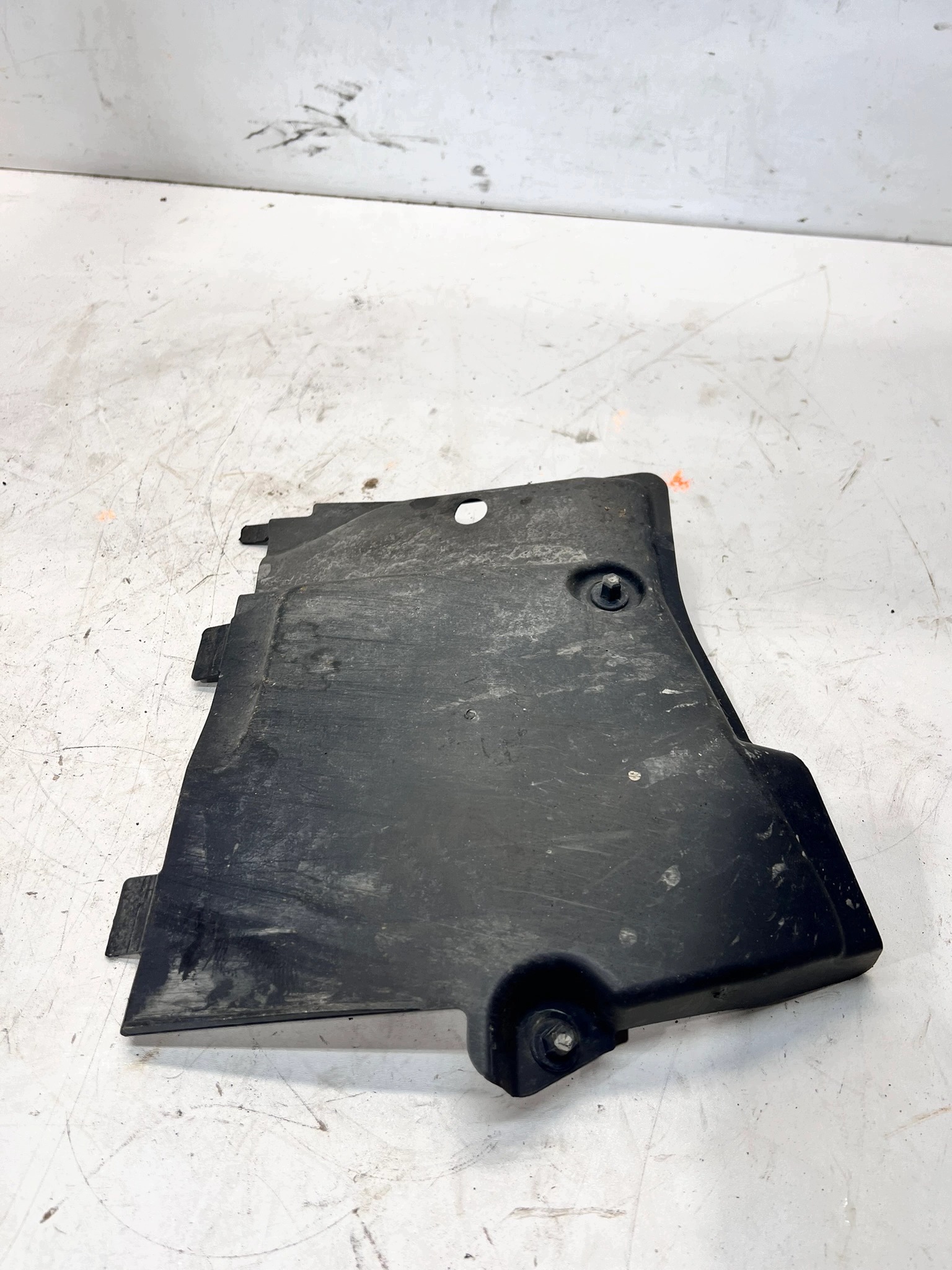 cover chassis right front small AUDI A4 B9 A5 8W 8W0825202 173/26