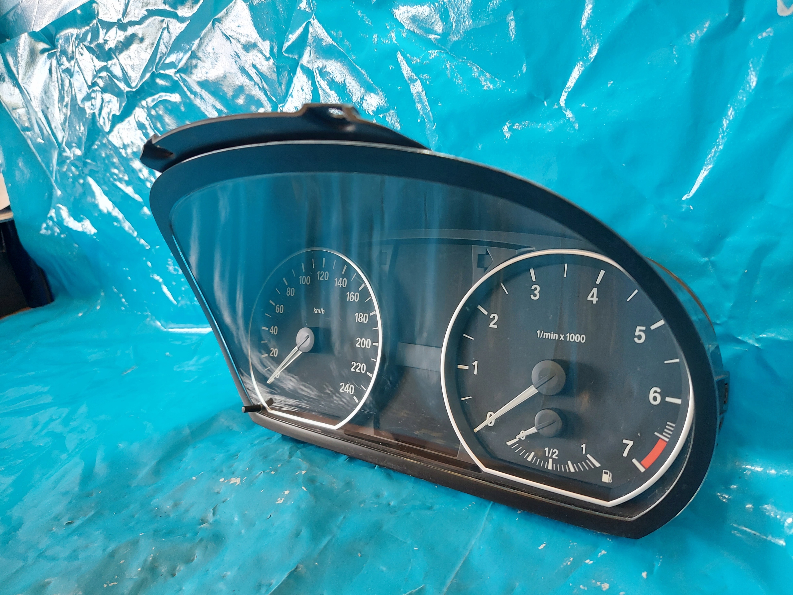 dials clock BMW 1 2011 R 2.0 B E87 918732201